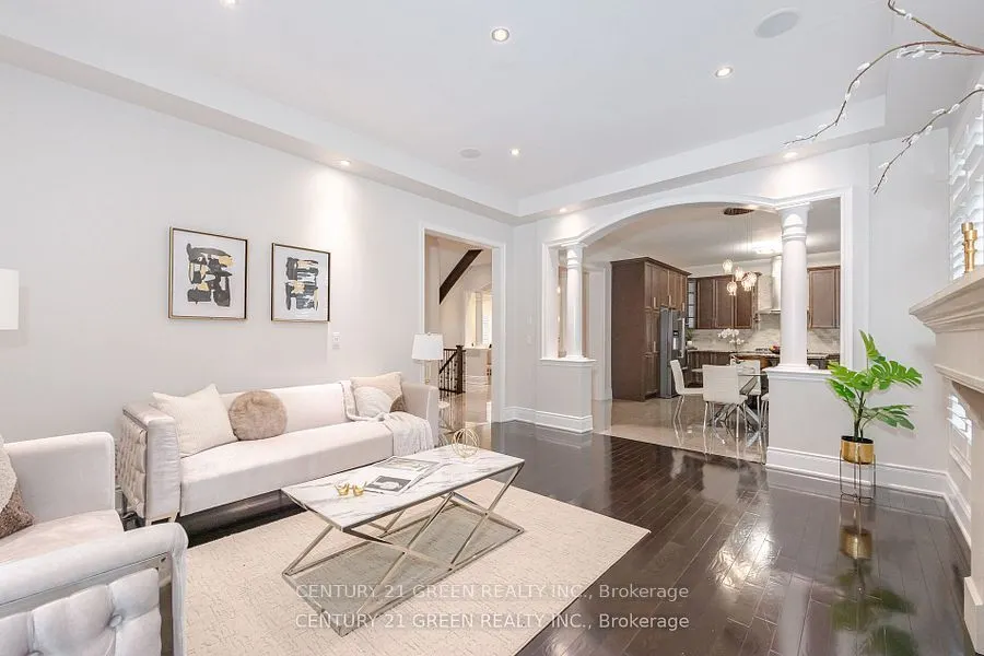20 Foothills Crescent