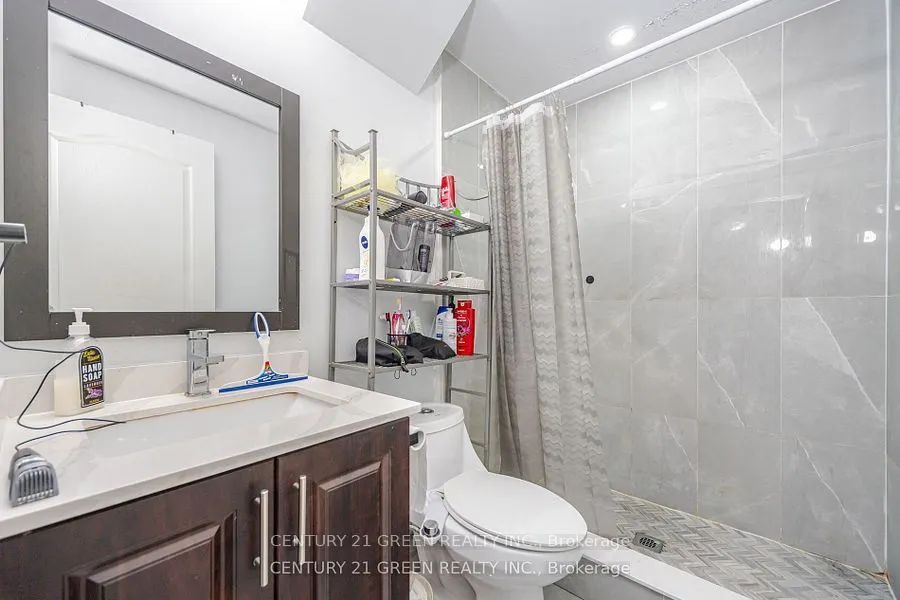 20 Foothills Crescent