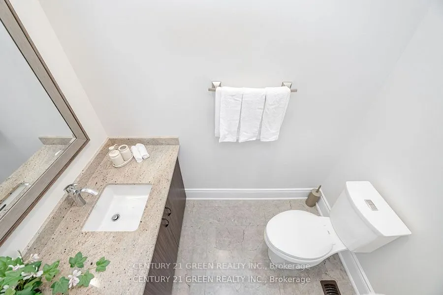 20 Foothills Crescent