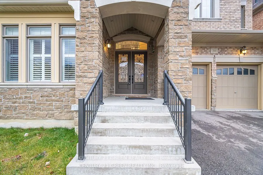 20 Foothills Crescent