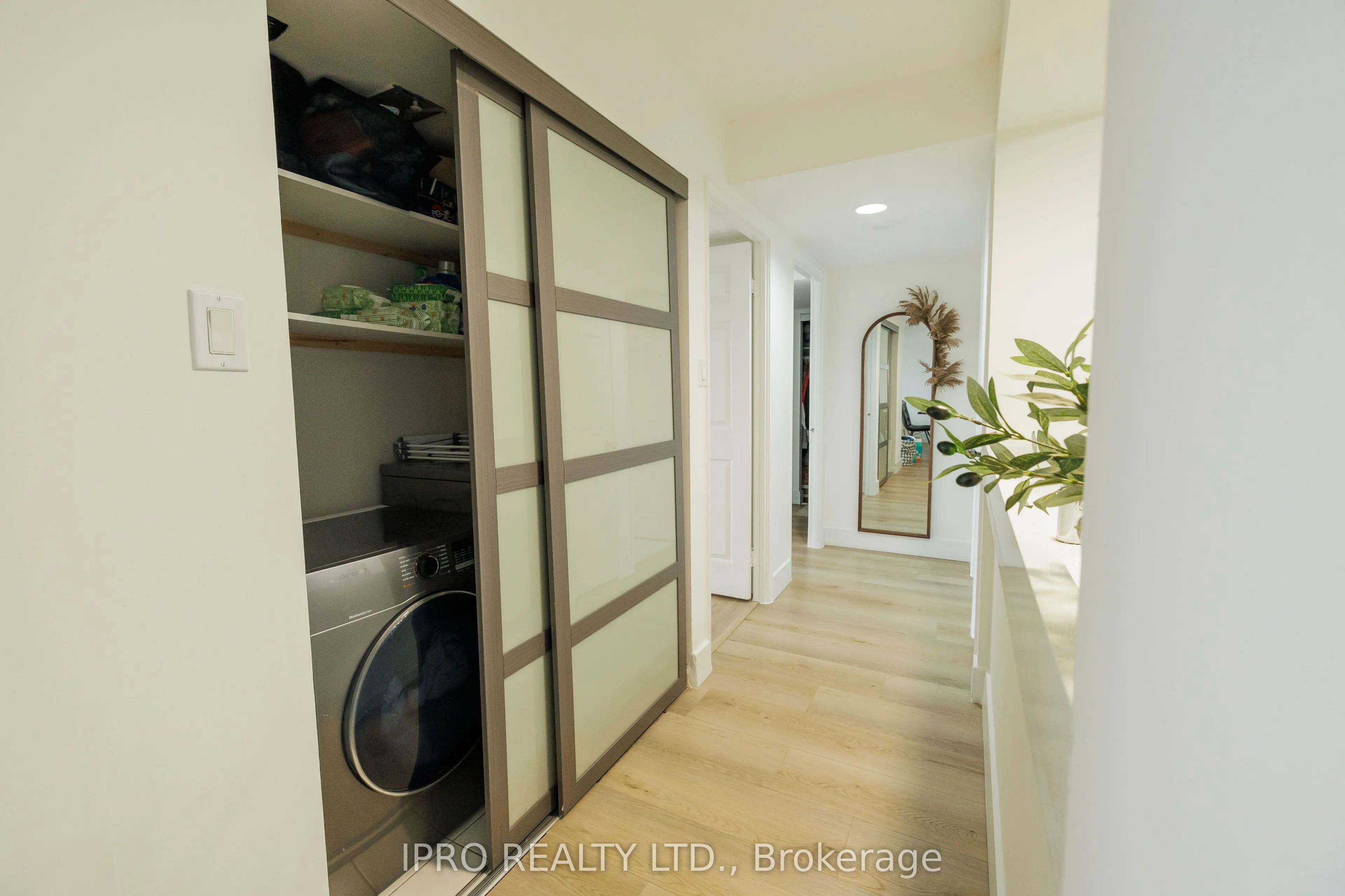 50 Eglinton Avenue W, #408