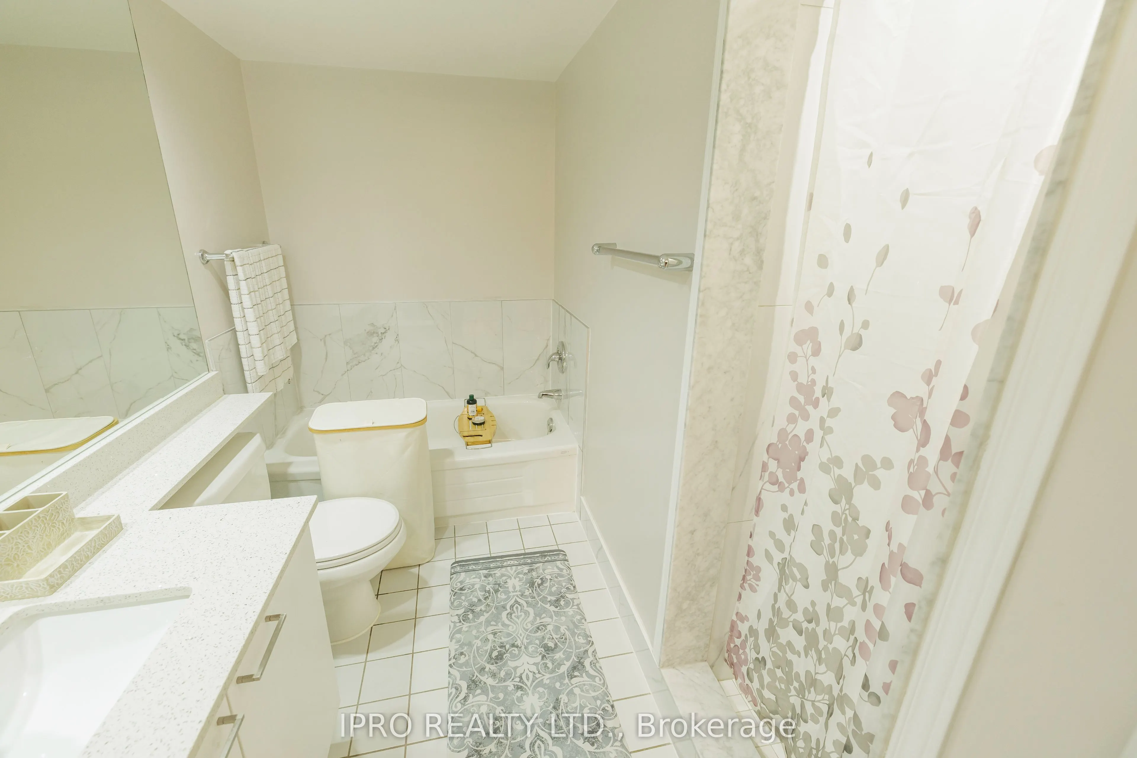 50 Eglinton Avenue W, #408