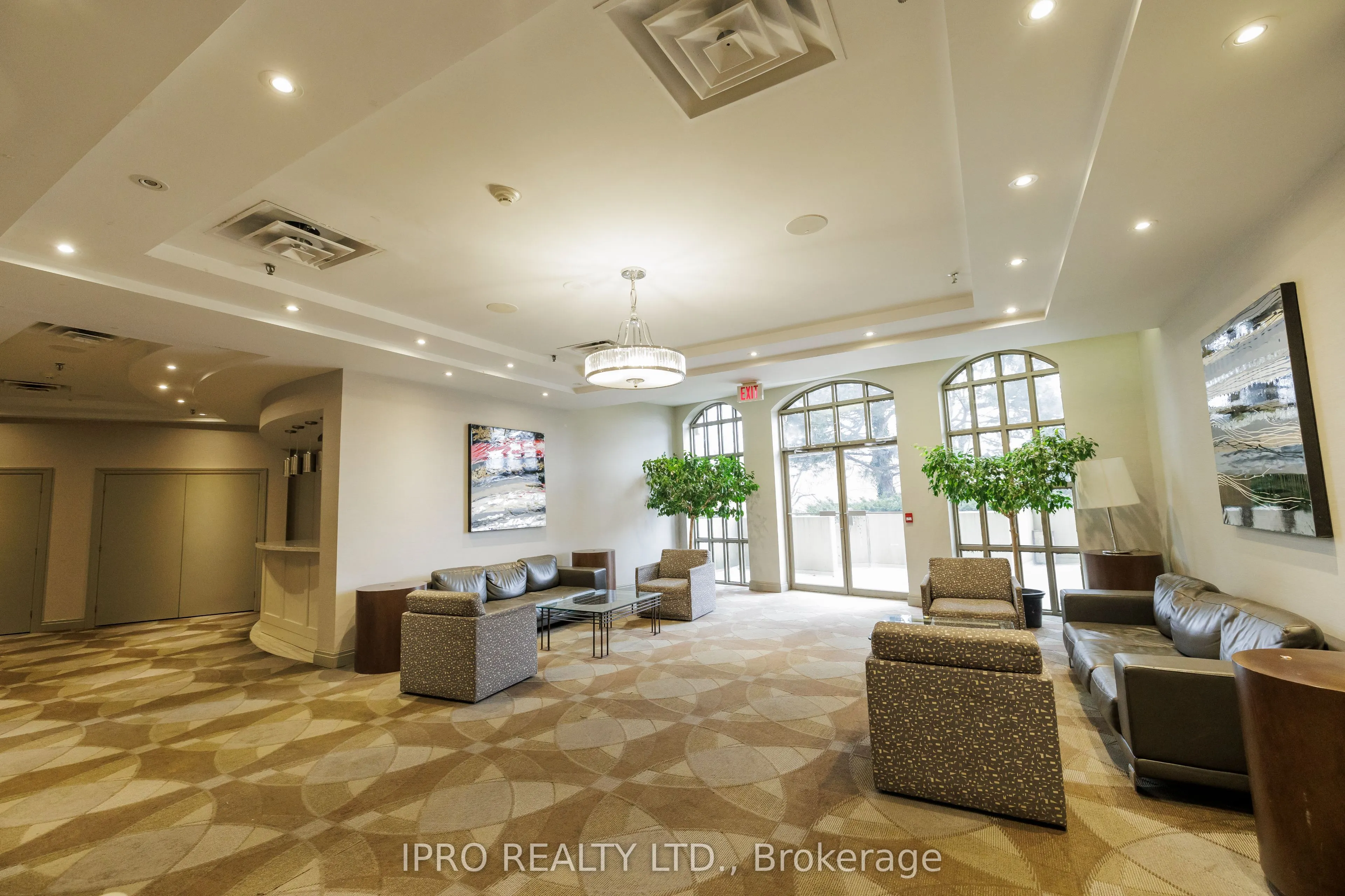 50 Eglinton Avenue W, #408