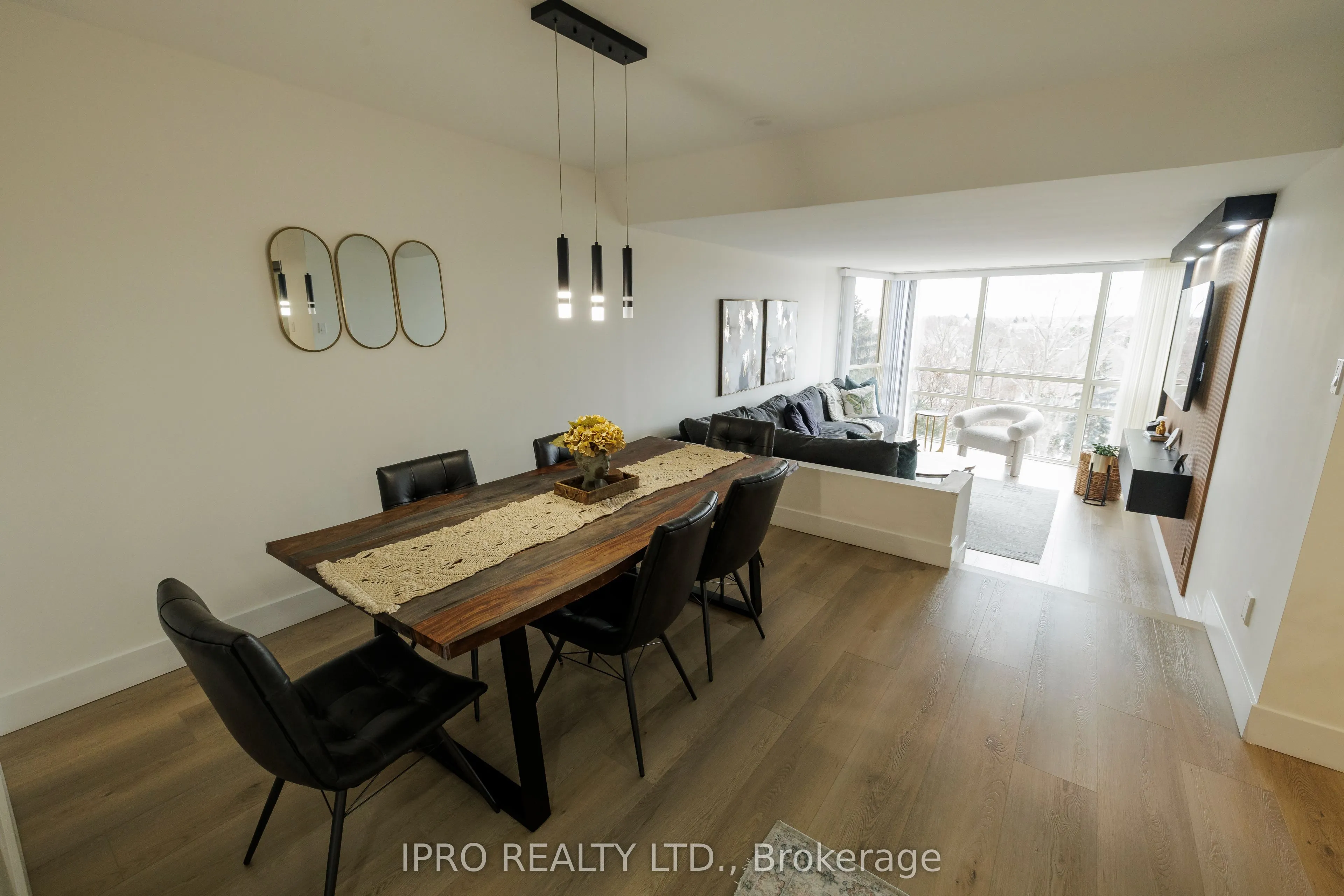 50 Eglinton Avenue W, #408