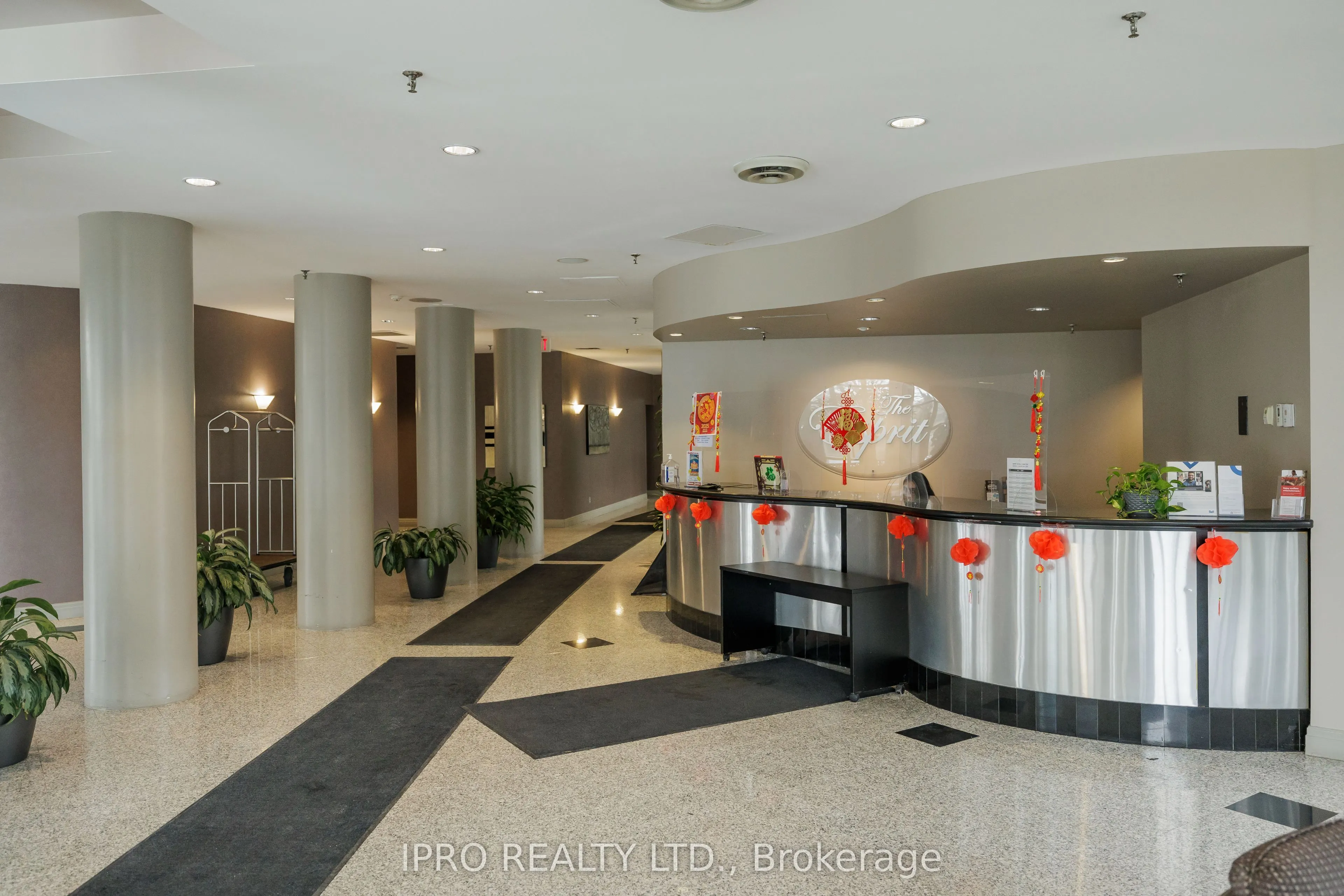 50 Eglinton Avenue W, #408