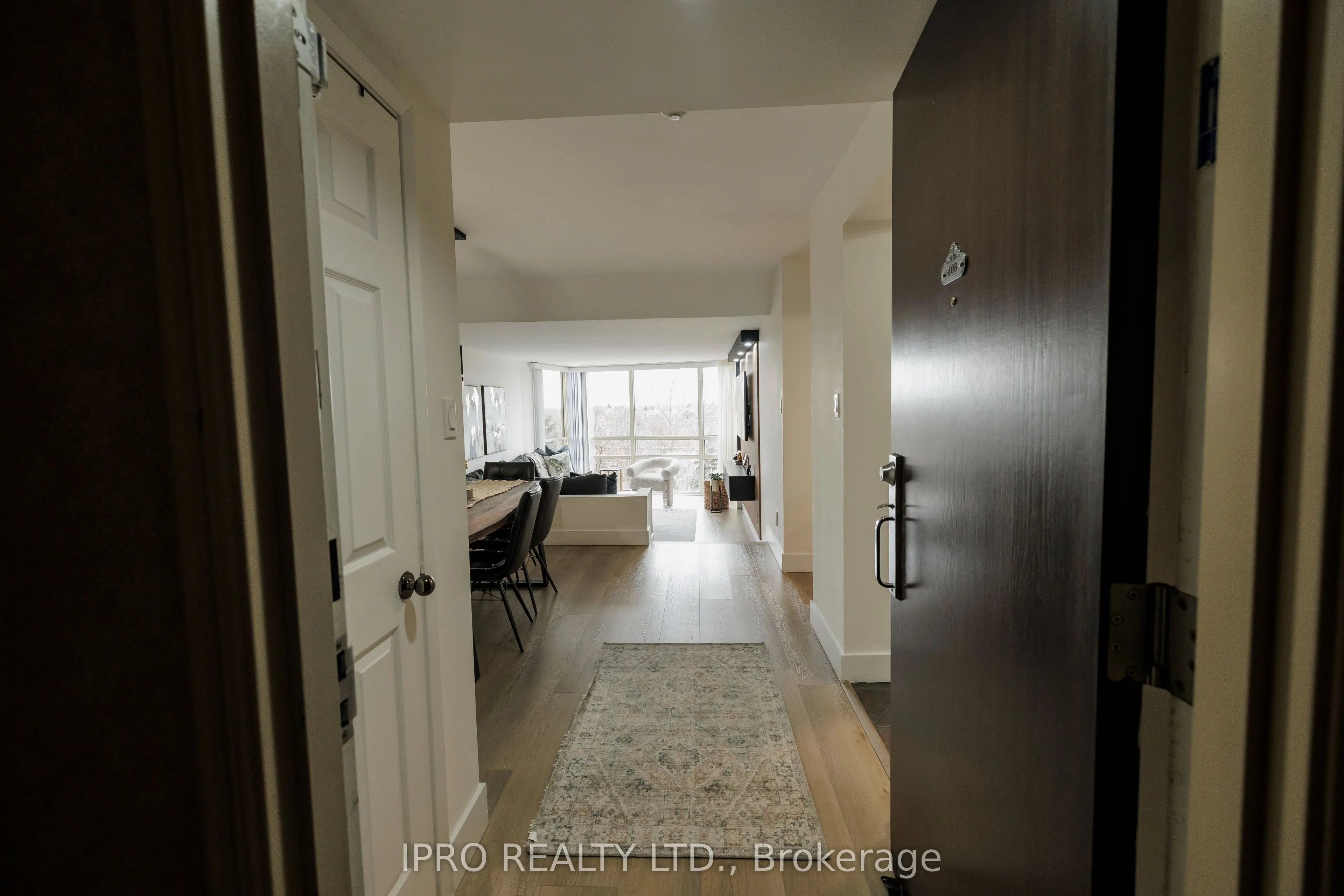 50 Eglinton Avenue W, #408