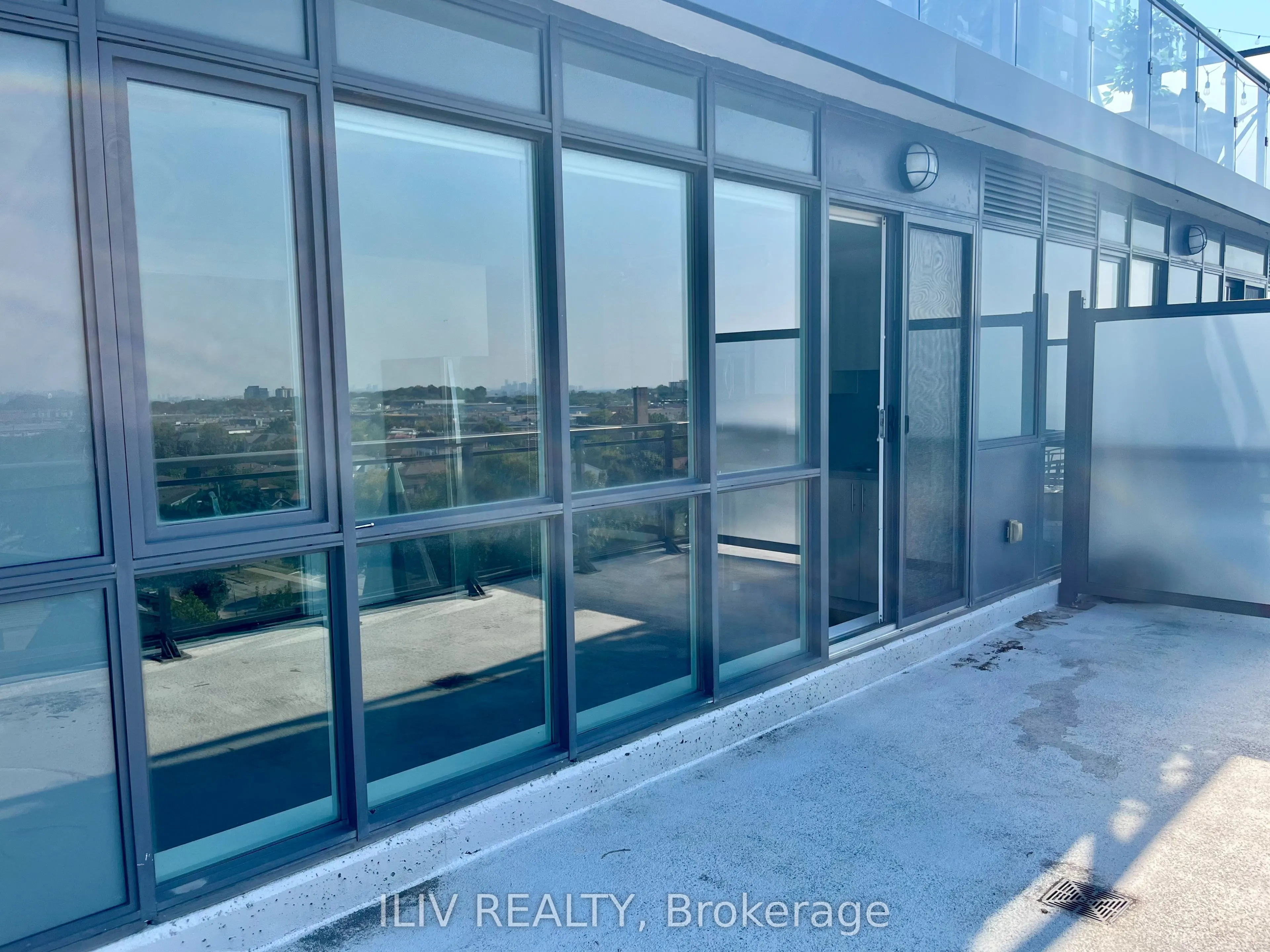 16 McAdam Avenue, #605