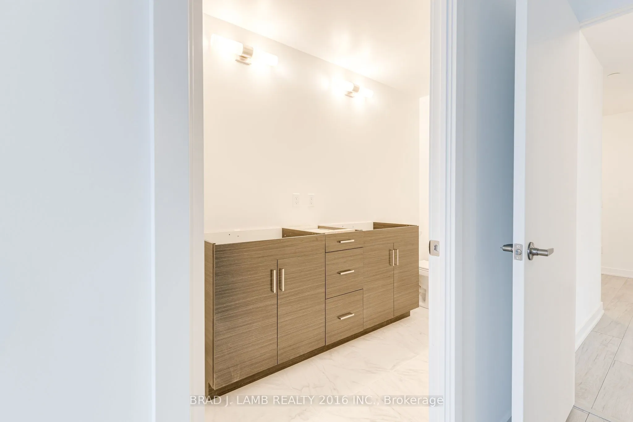 1035 Southdown Road #1204