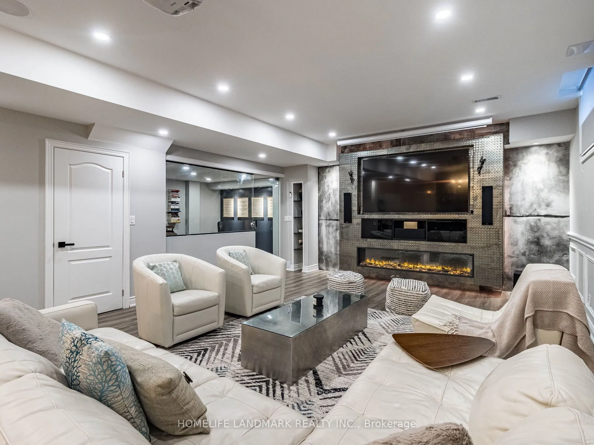 3183 Daniel Way
