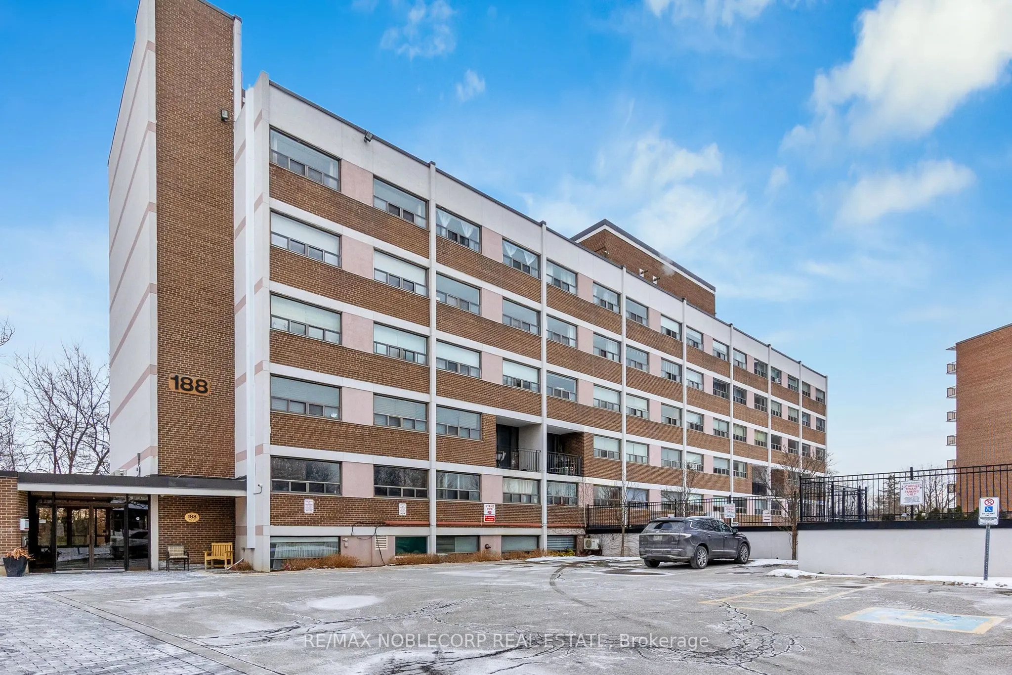 188 Mill Street S, #219