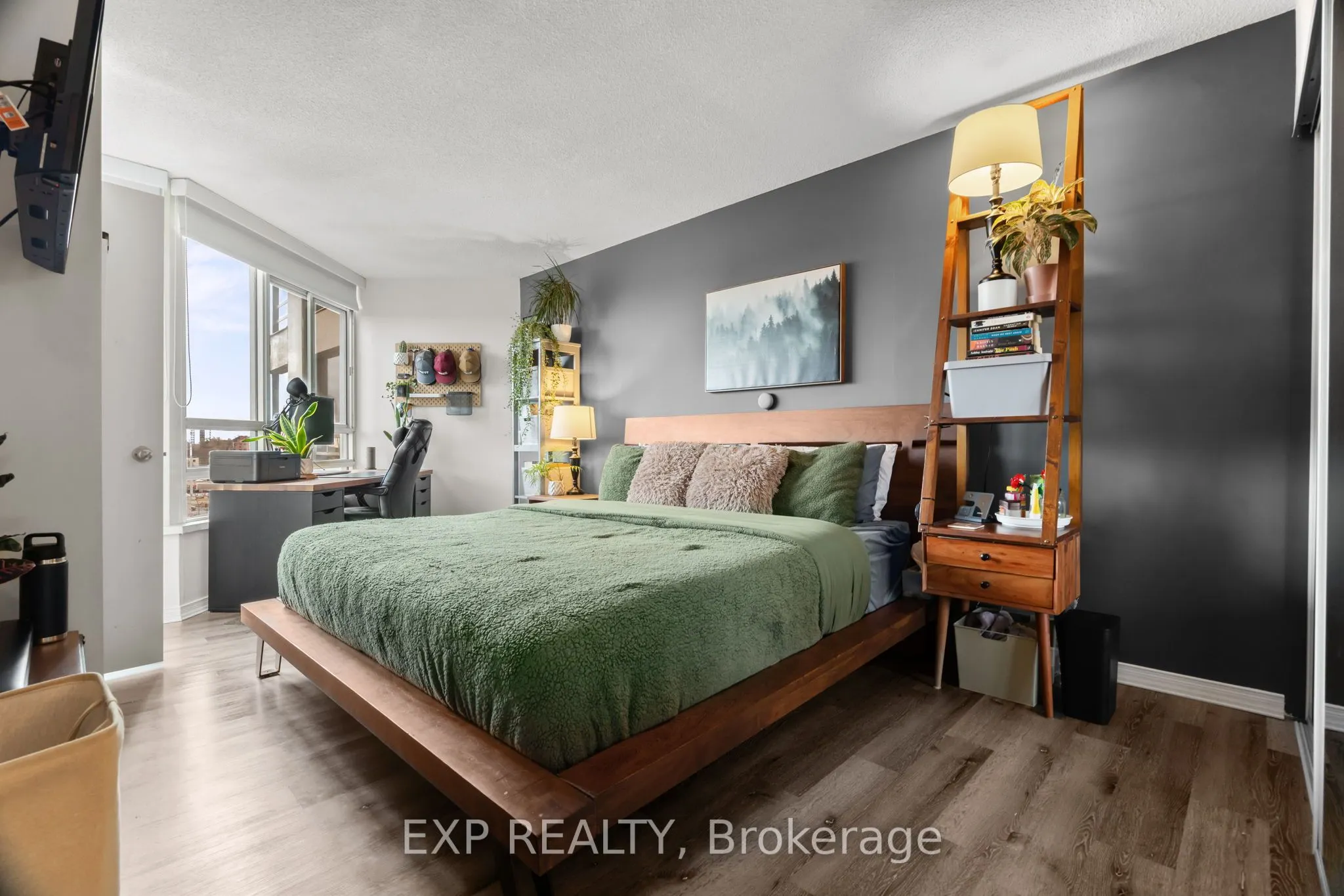 75 King Street E, #706