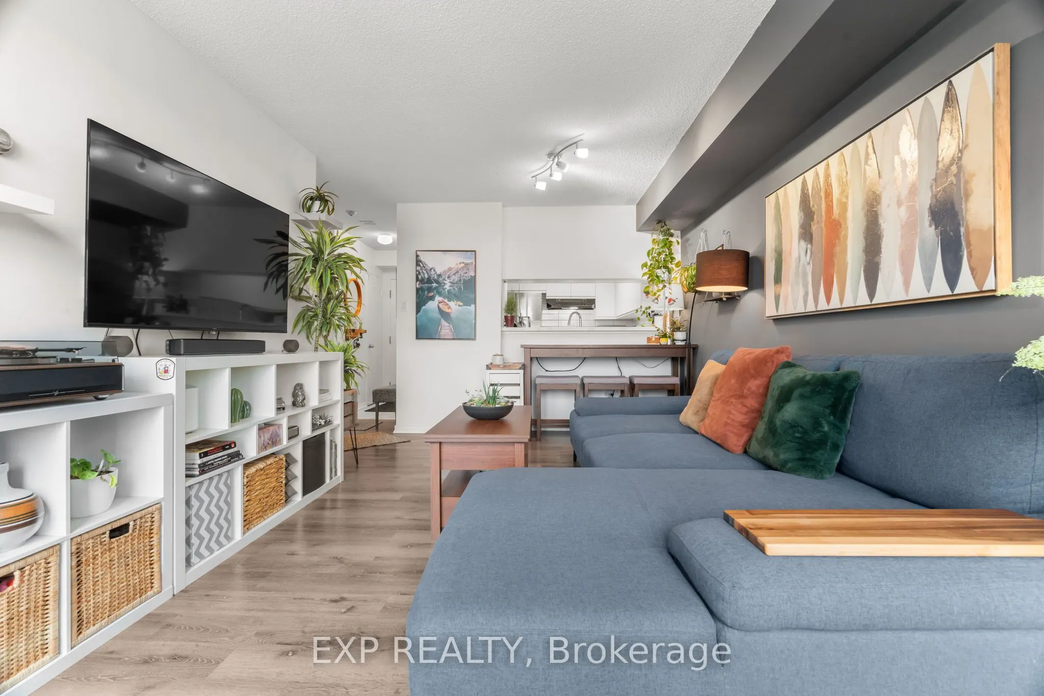 75 King Street E, #706