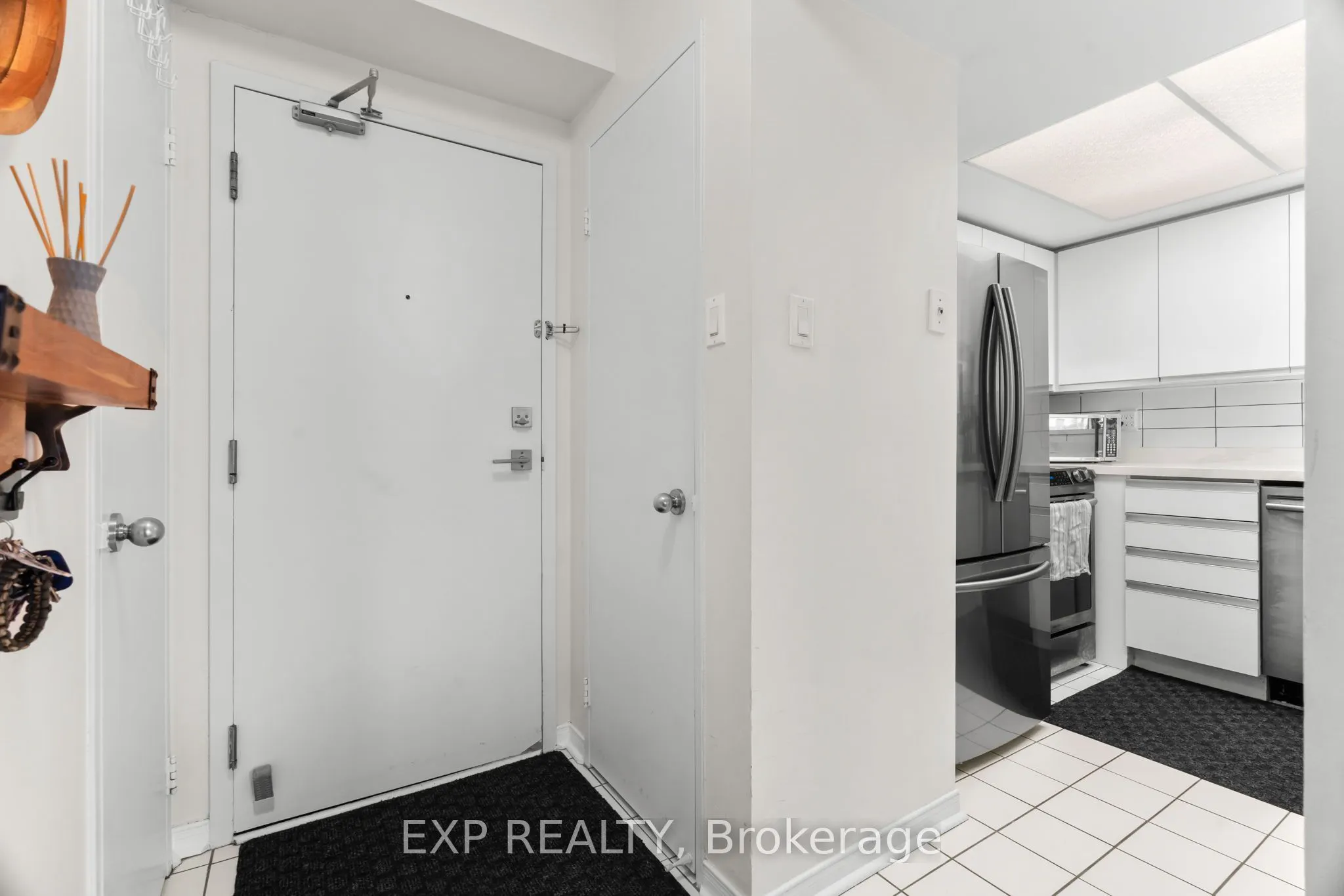 75 King Street E, #706