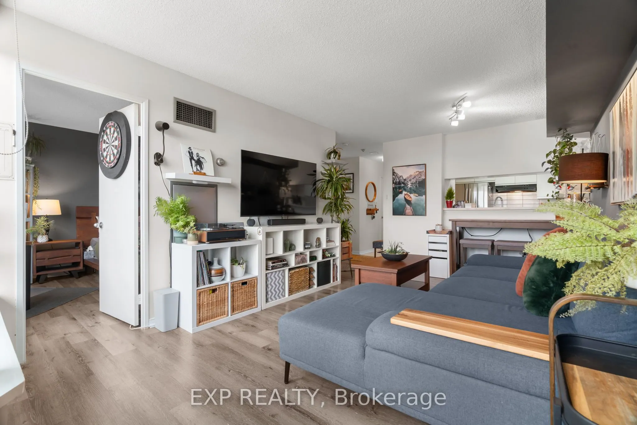 75 King Street E, #706
