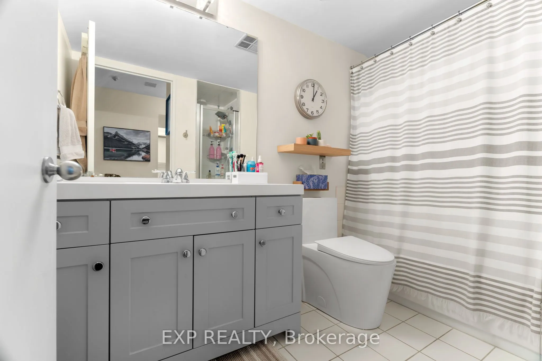 75 King Street E, #706
