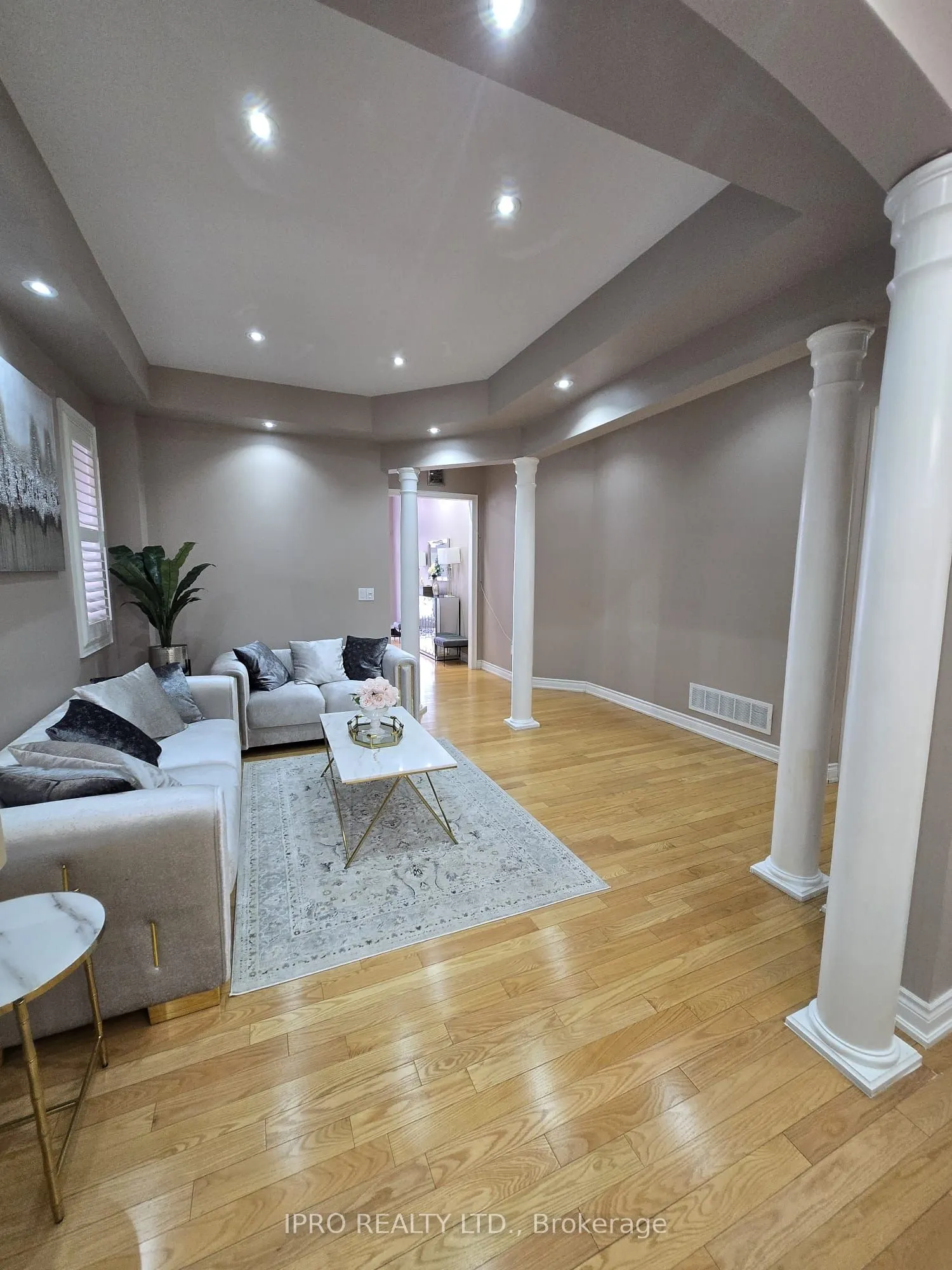 3274 Erin Centre Boulevard