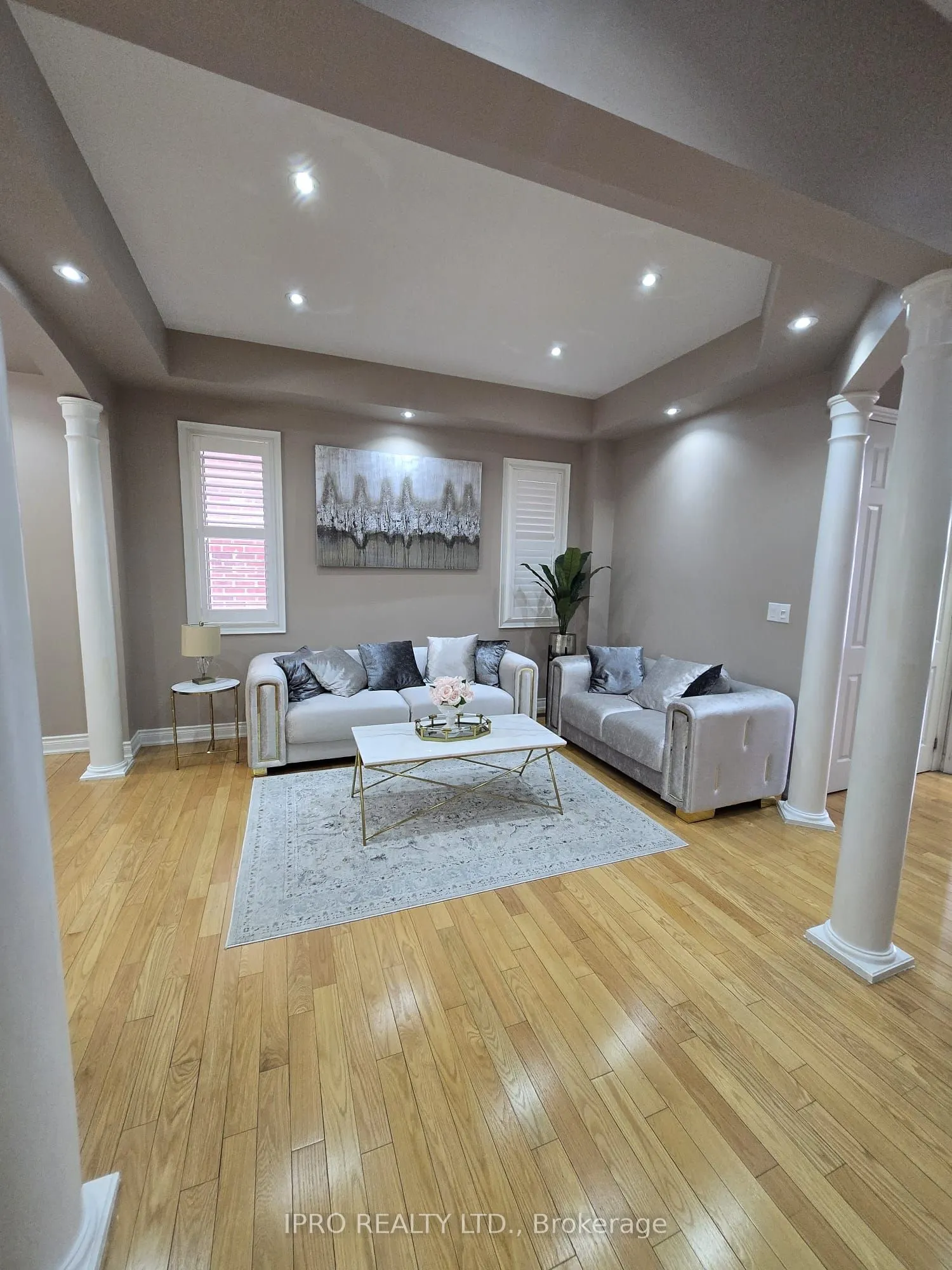 3274 Erin Centre Boulevard