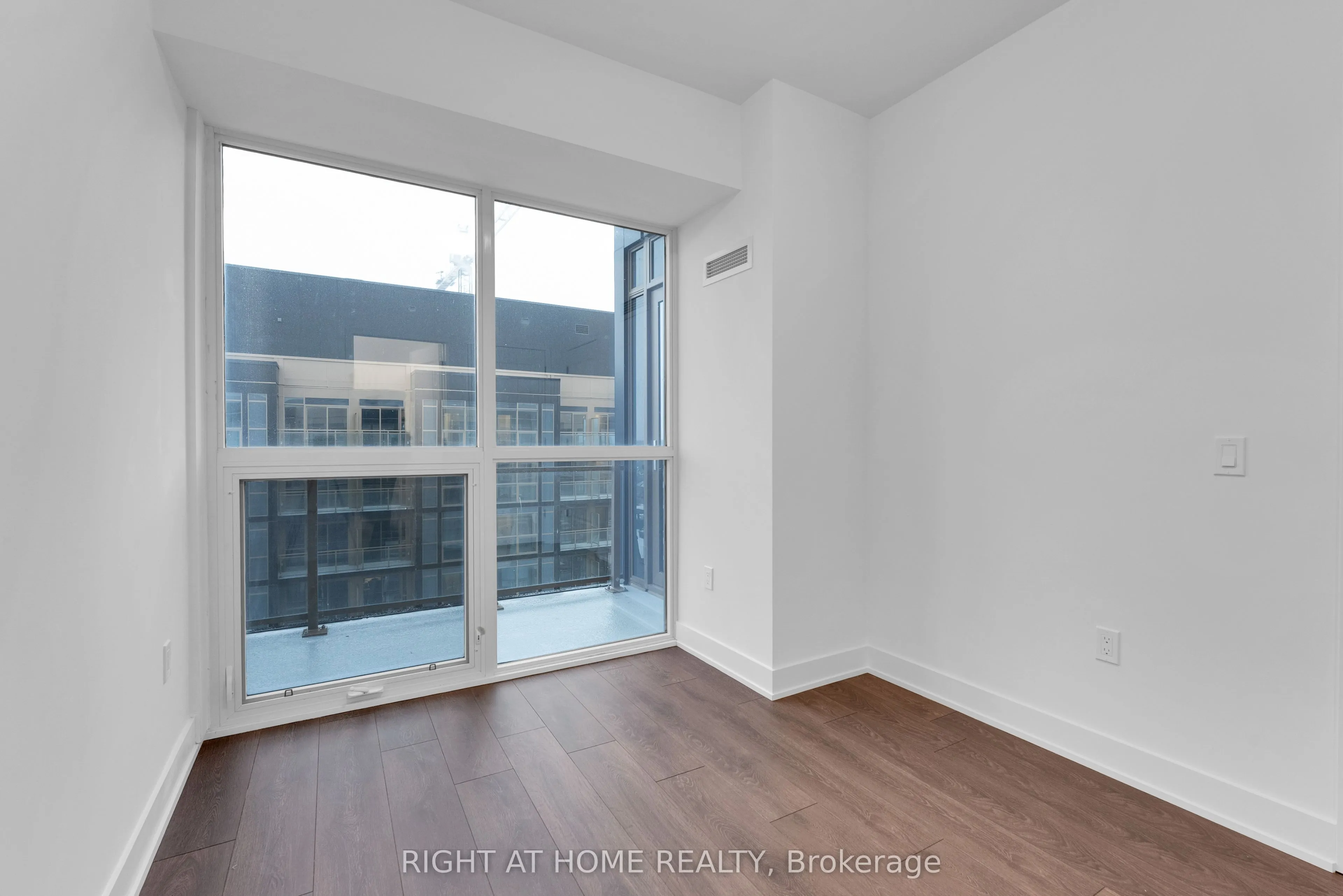 2343 Khalsa Gate, #833