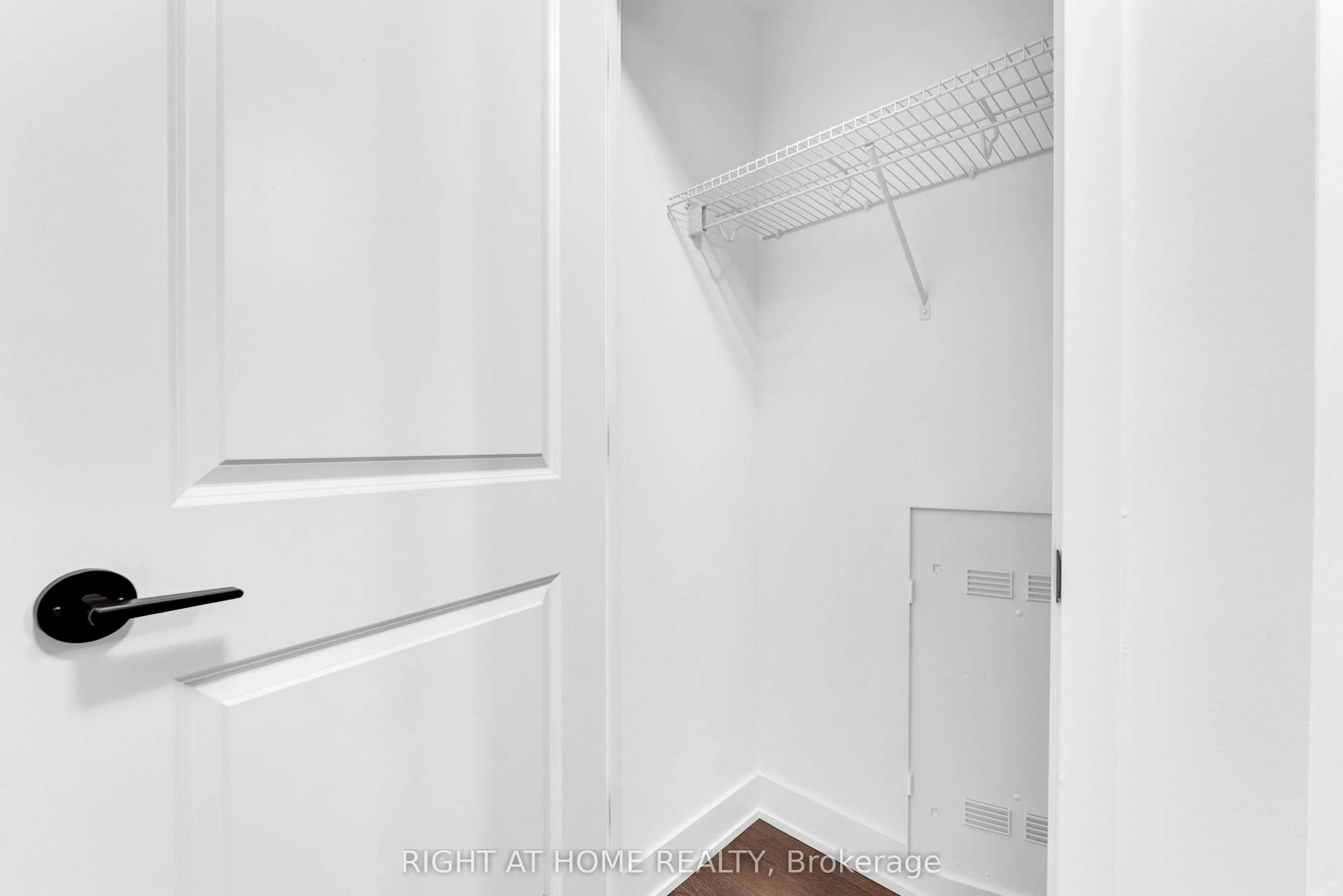 2343 Khalsa Gate, #833