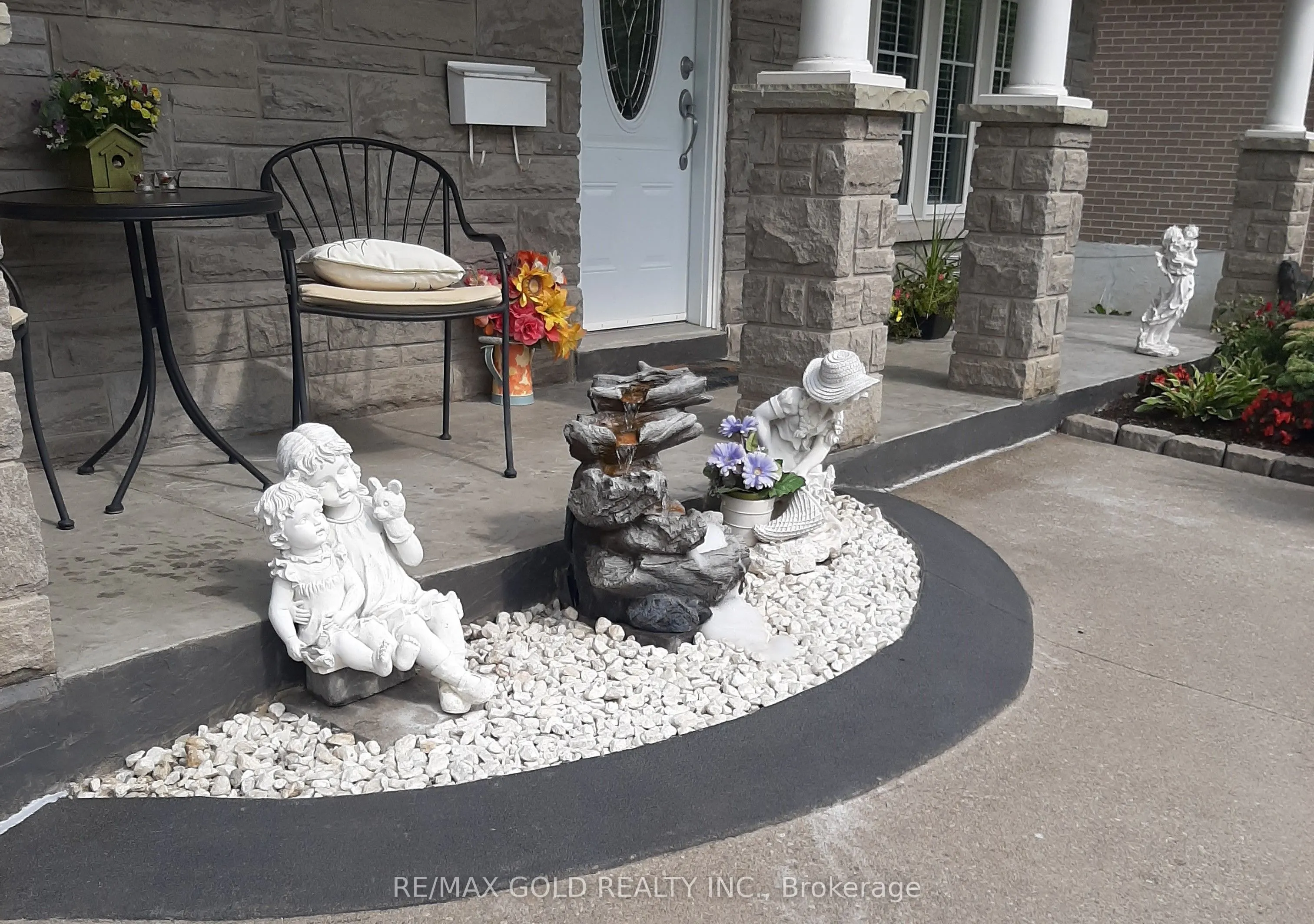15 Castlemore Drive
