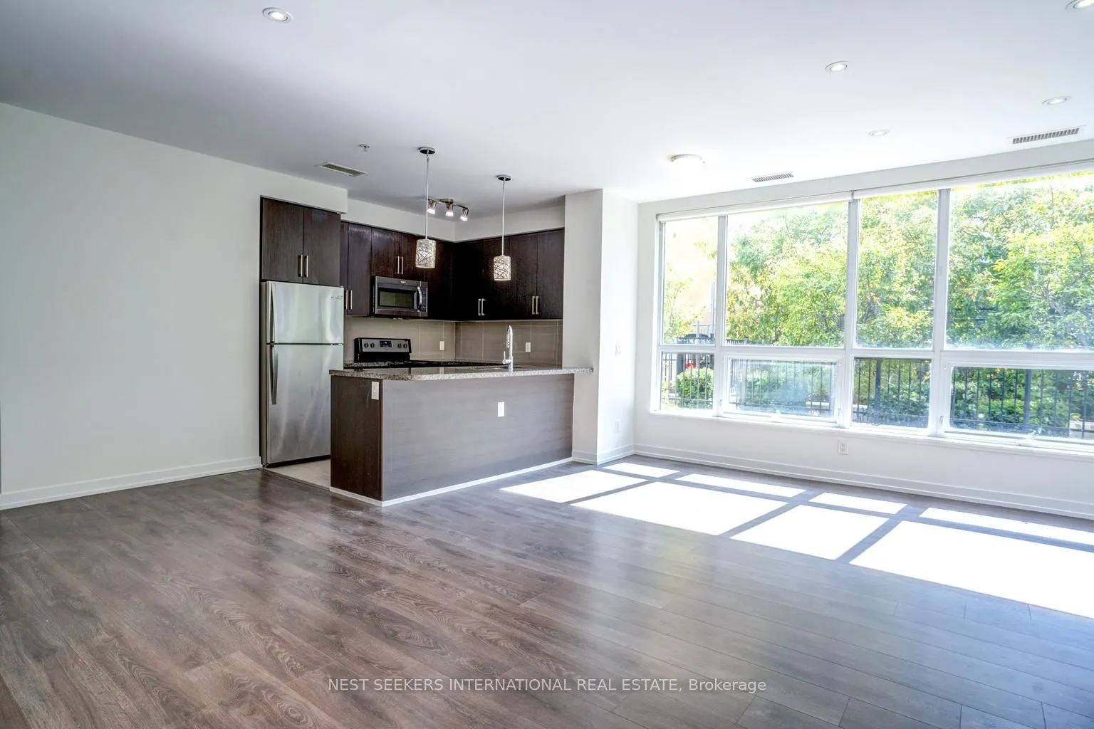 840 Queens Plate Drive, #102