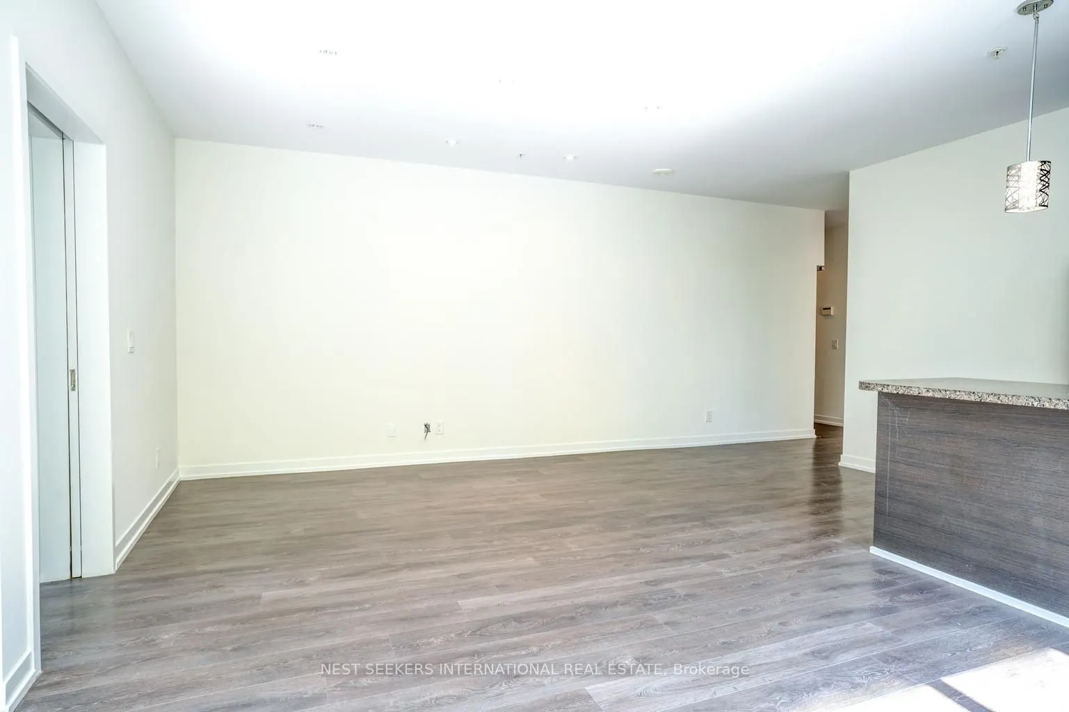 840 Queens Plate Drive, #102