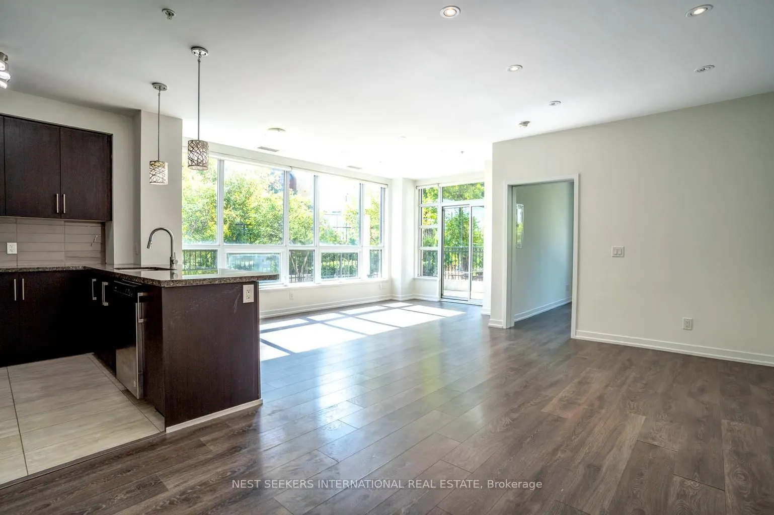 840 Queens Plate Drive, #102