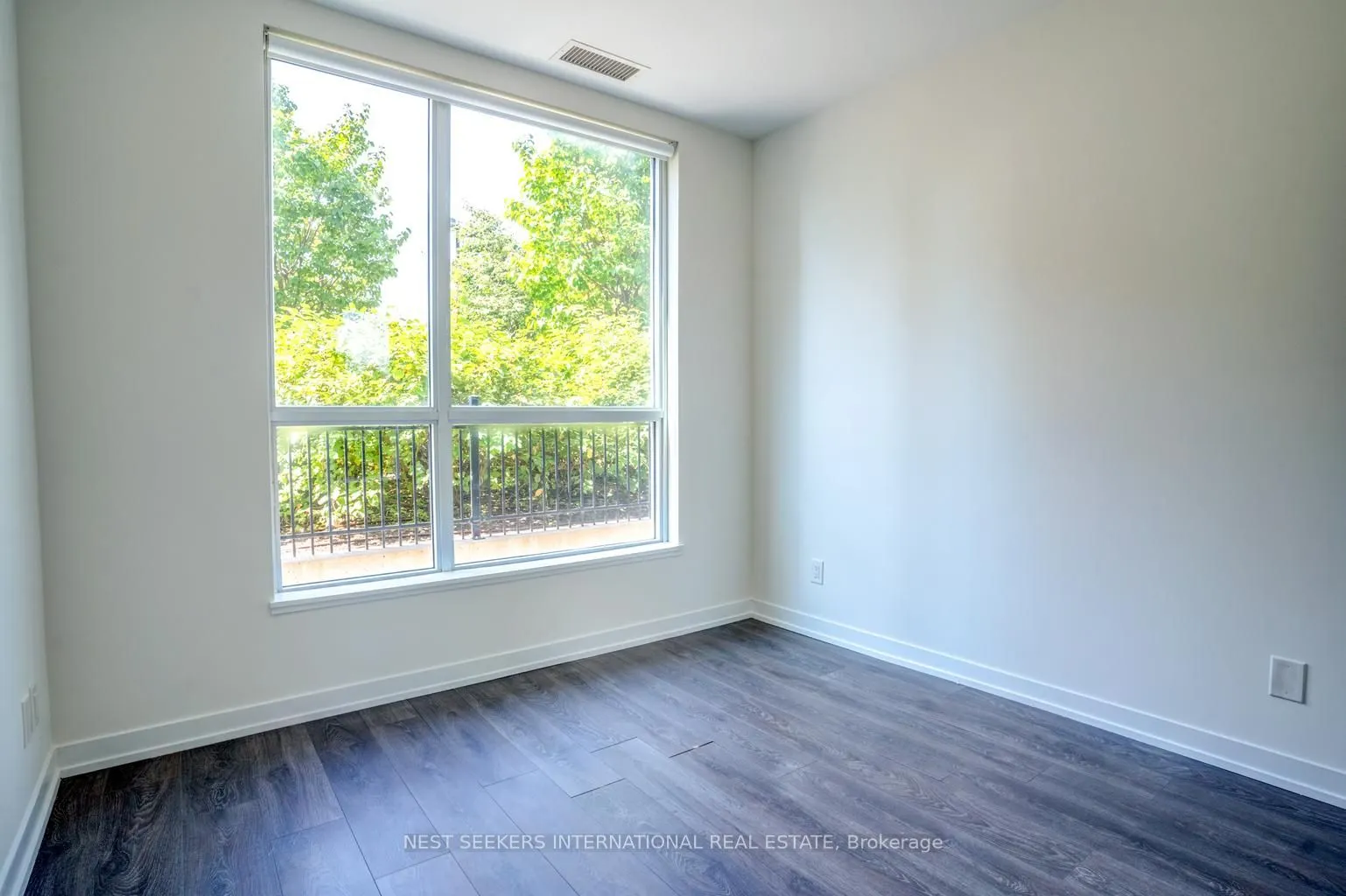 840 Queens Plate Drive, #102