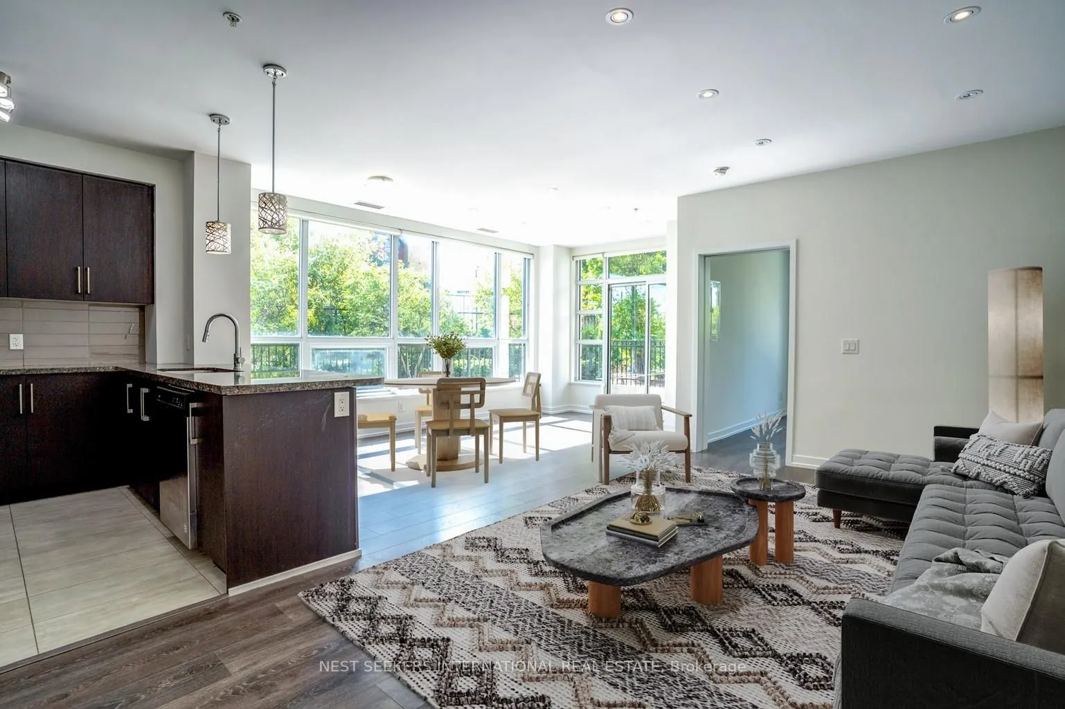 840 Queens Plate Drive, #102