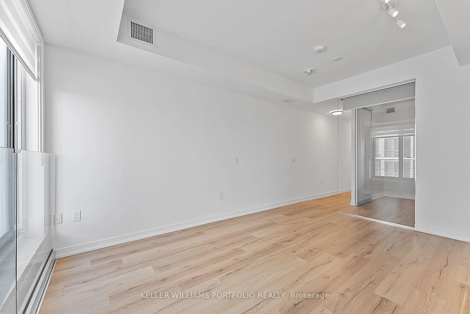 1195 The Queensway Street, #411