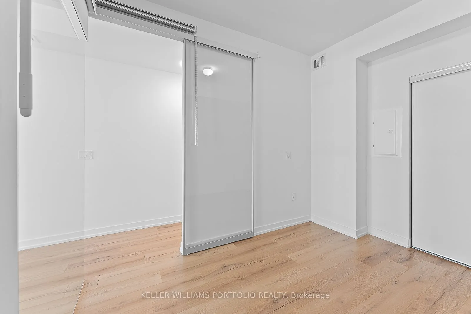 1195 The Queensway Street, #411