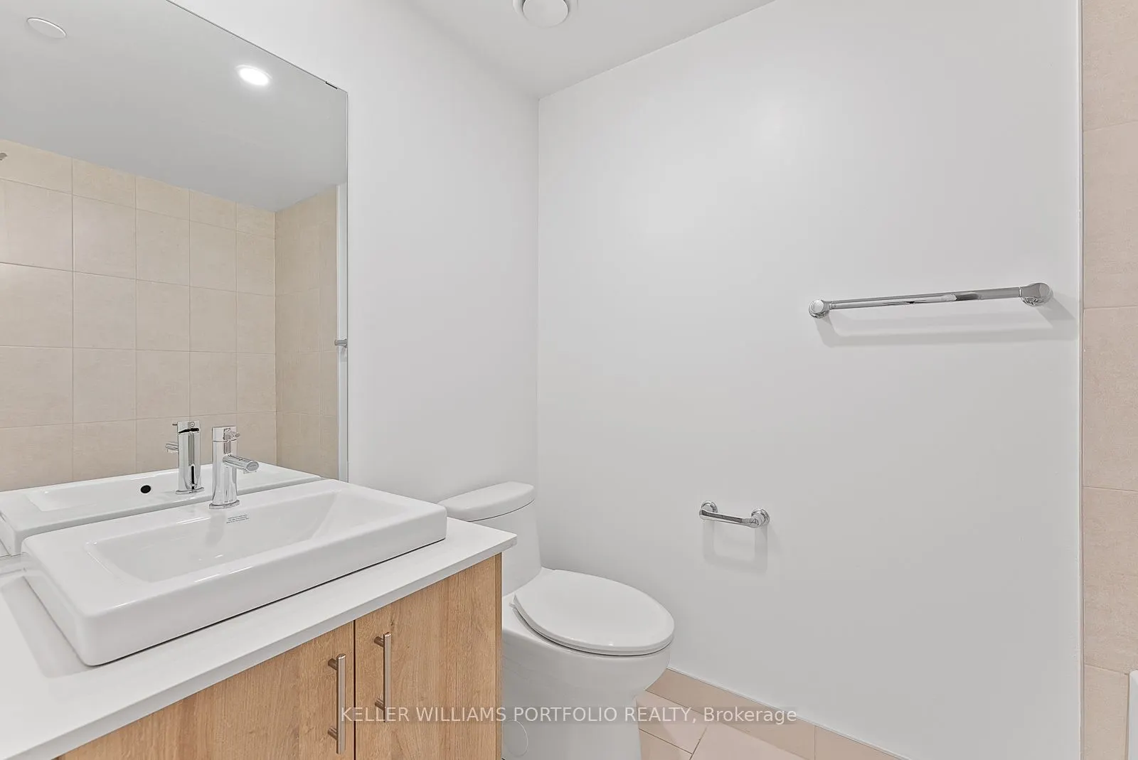 1195 The Queensway Street, #411
