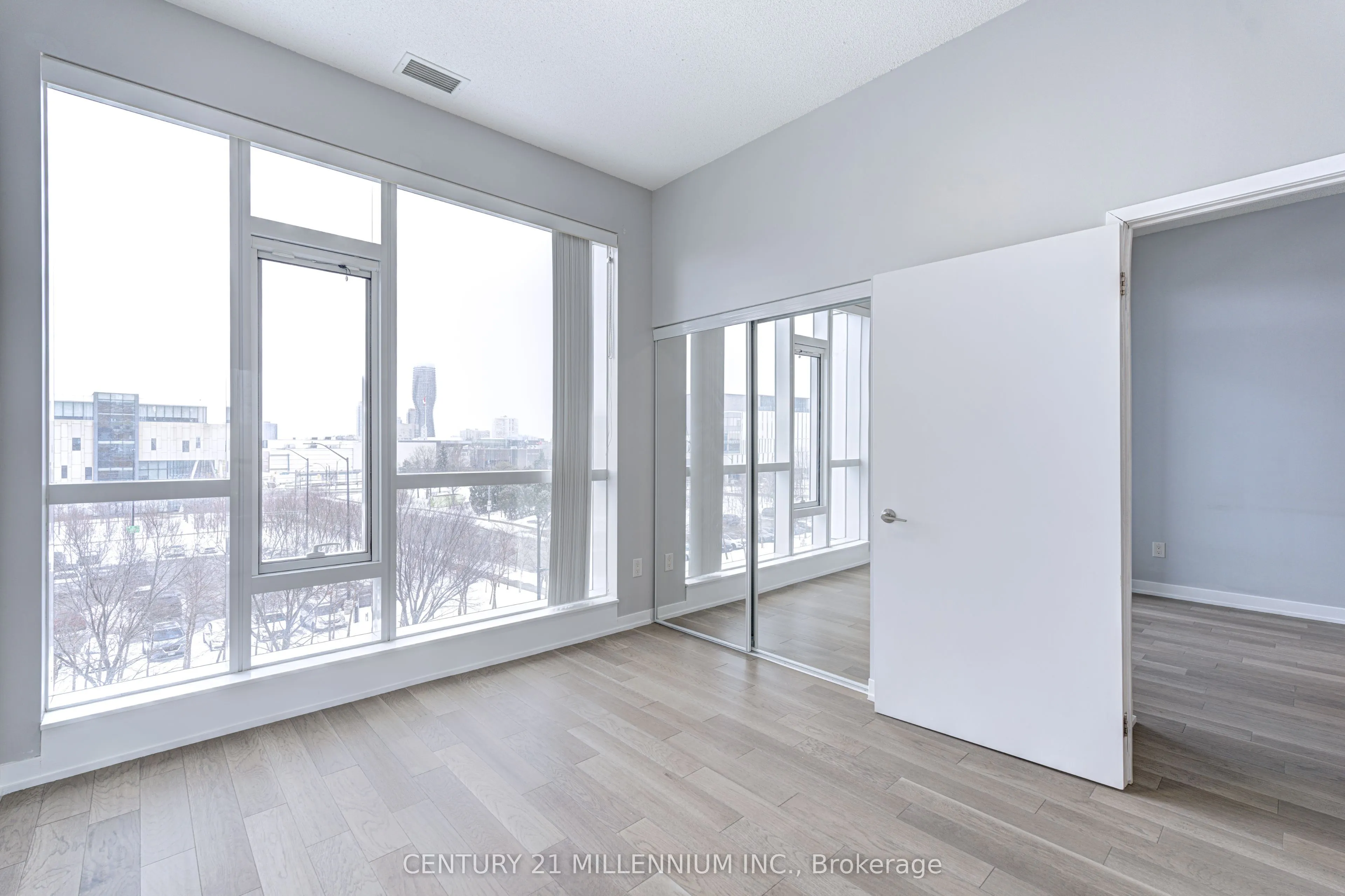 365 Prince Of Wales Drive, #411