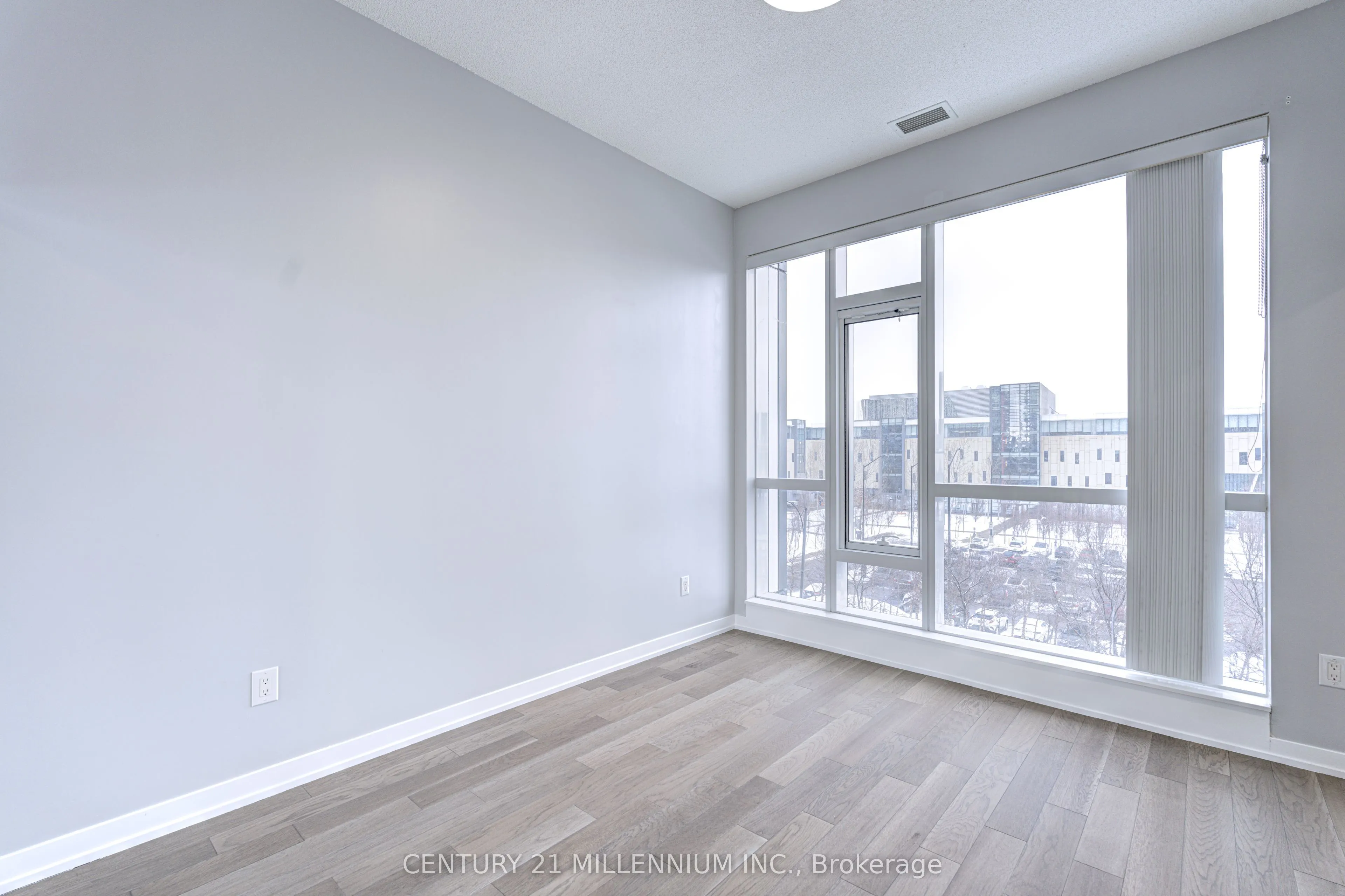 365 Prince Of Wales Drive, #411