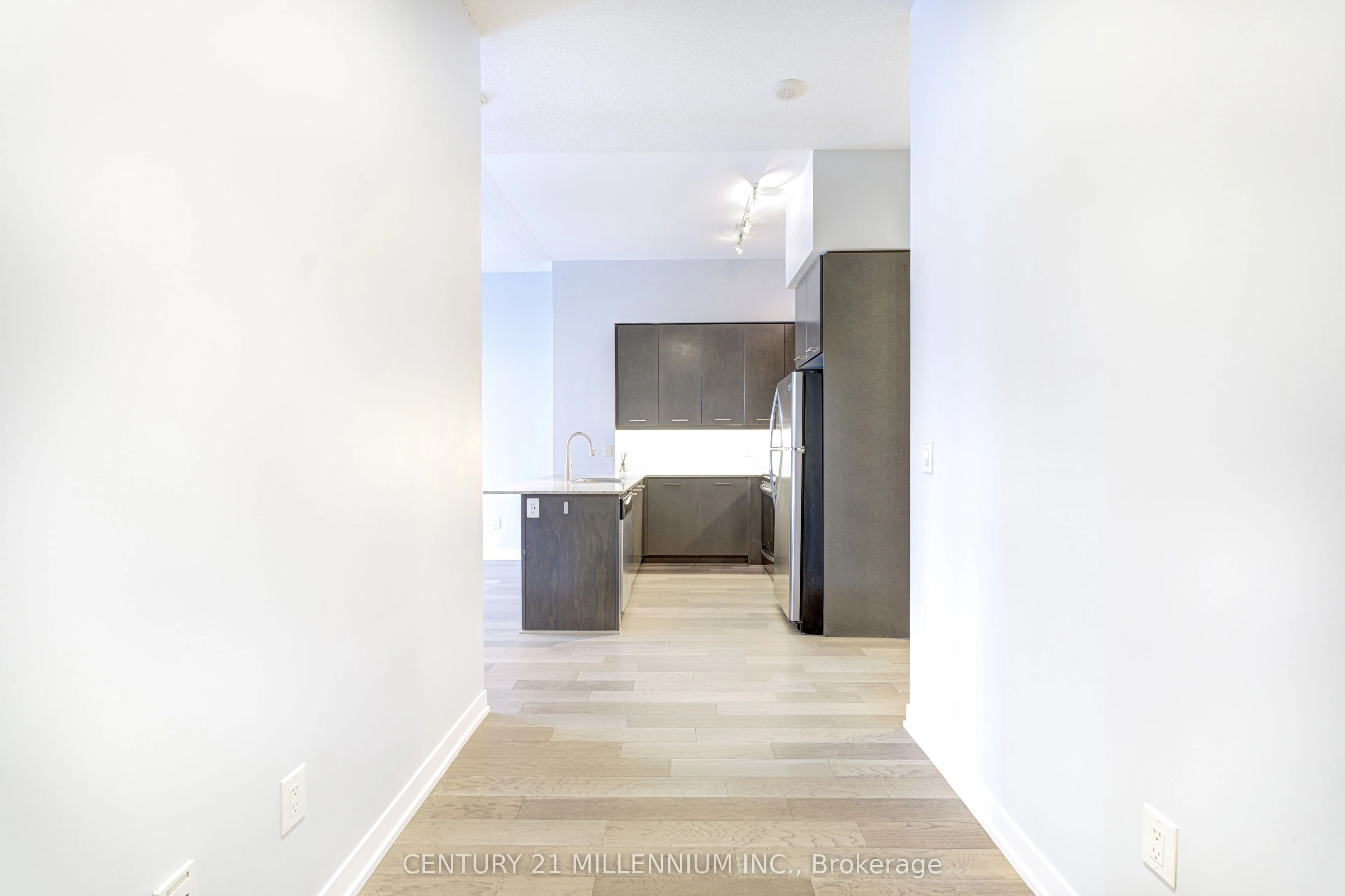 365 Prince Of Wales Drive, #411