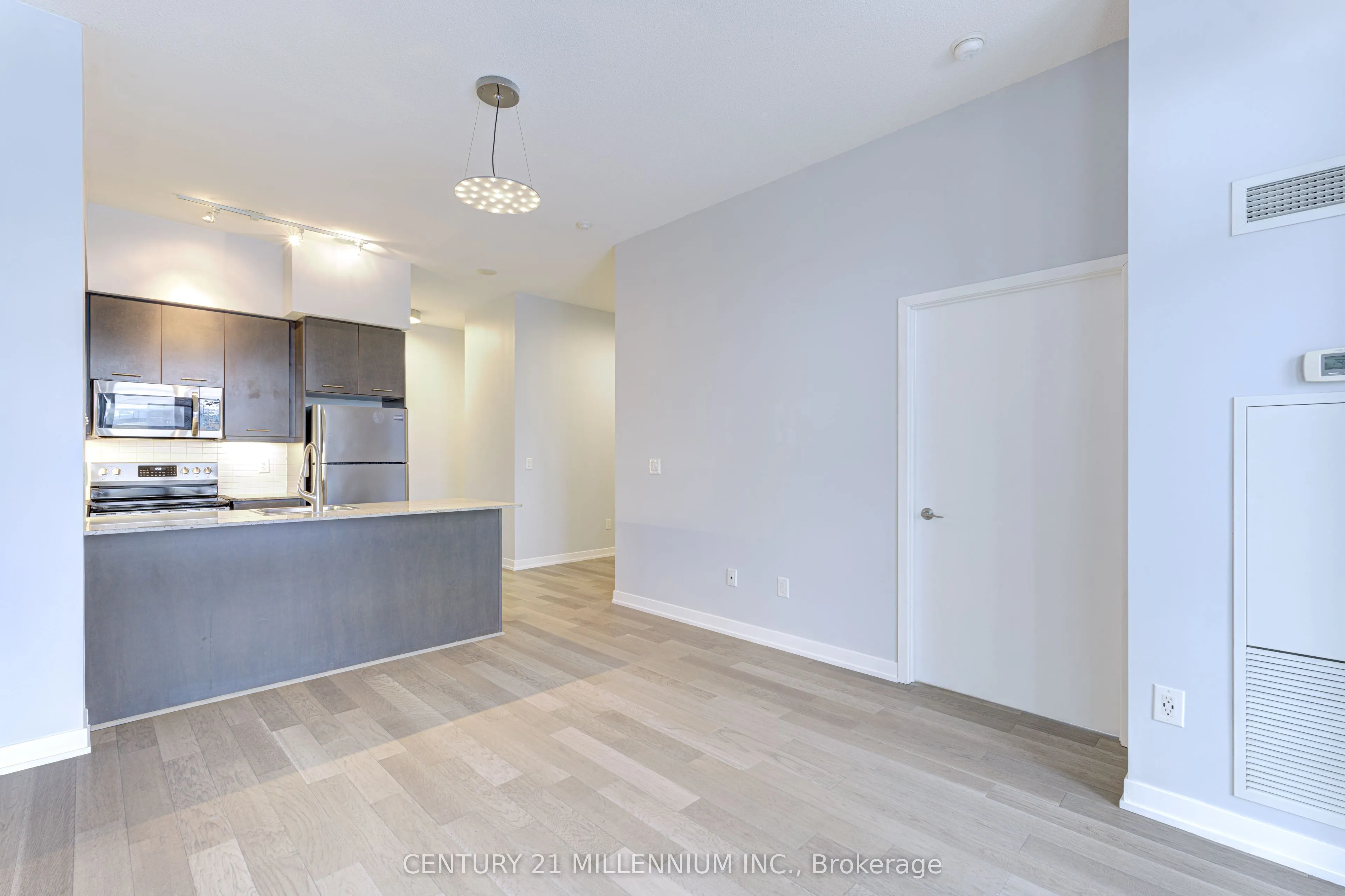365 Prince Of Wales Drive, #411