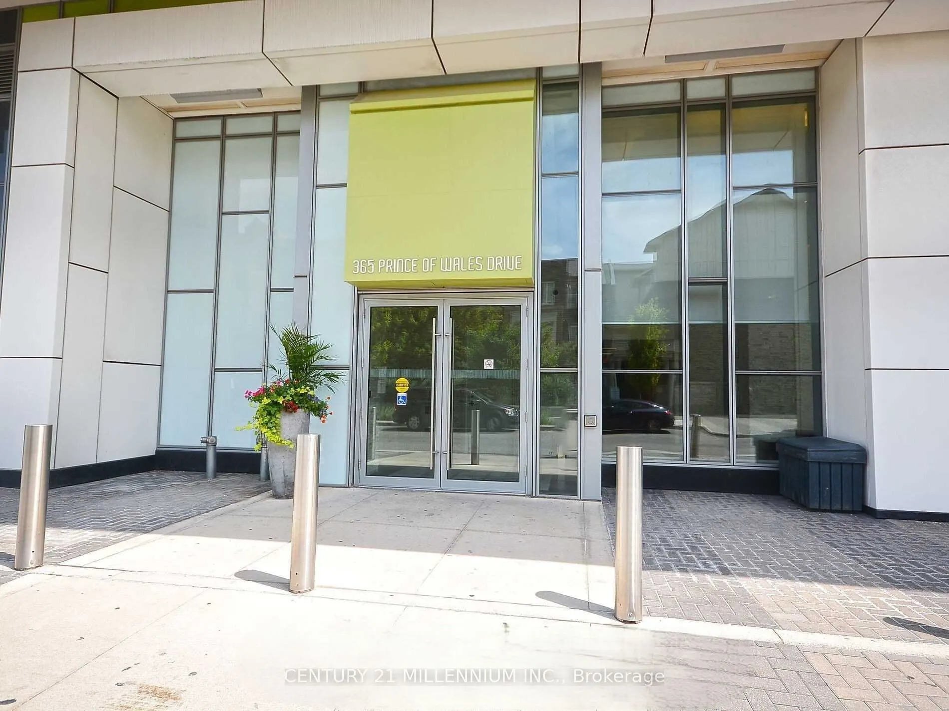 365 Prince Of Wales Drive, #411