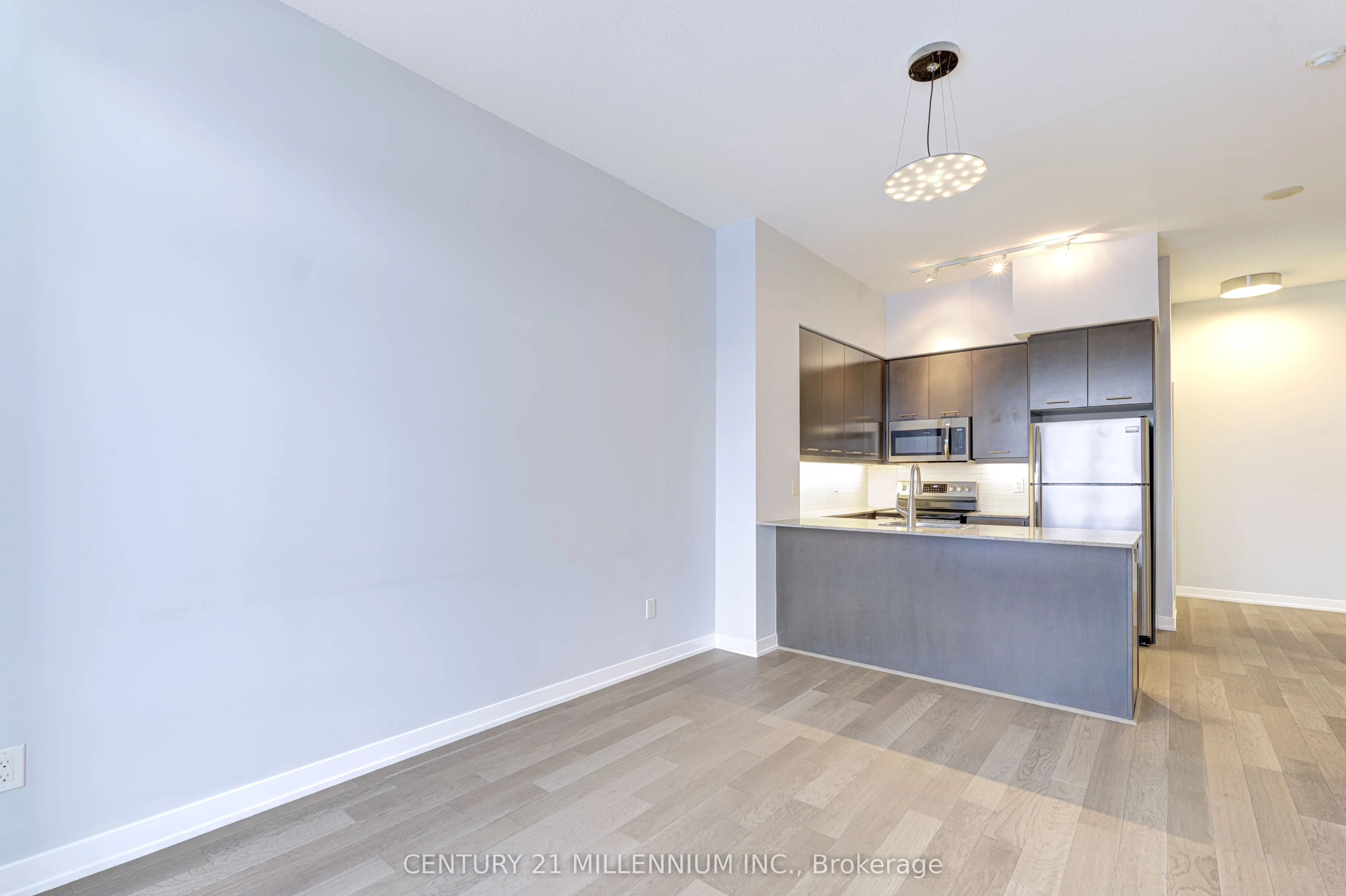 365 Prince Of Wales Drive, #411
