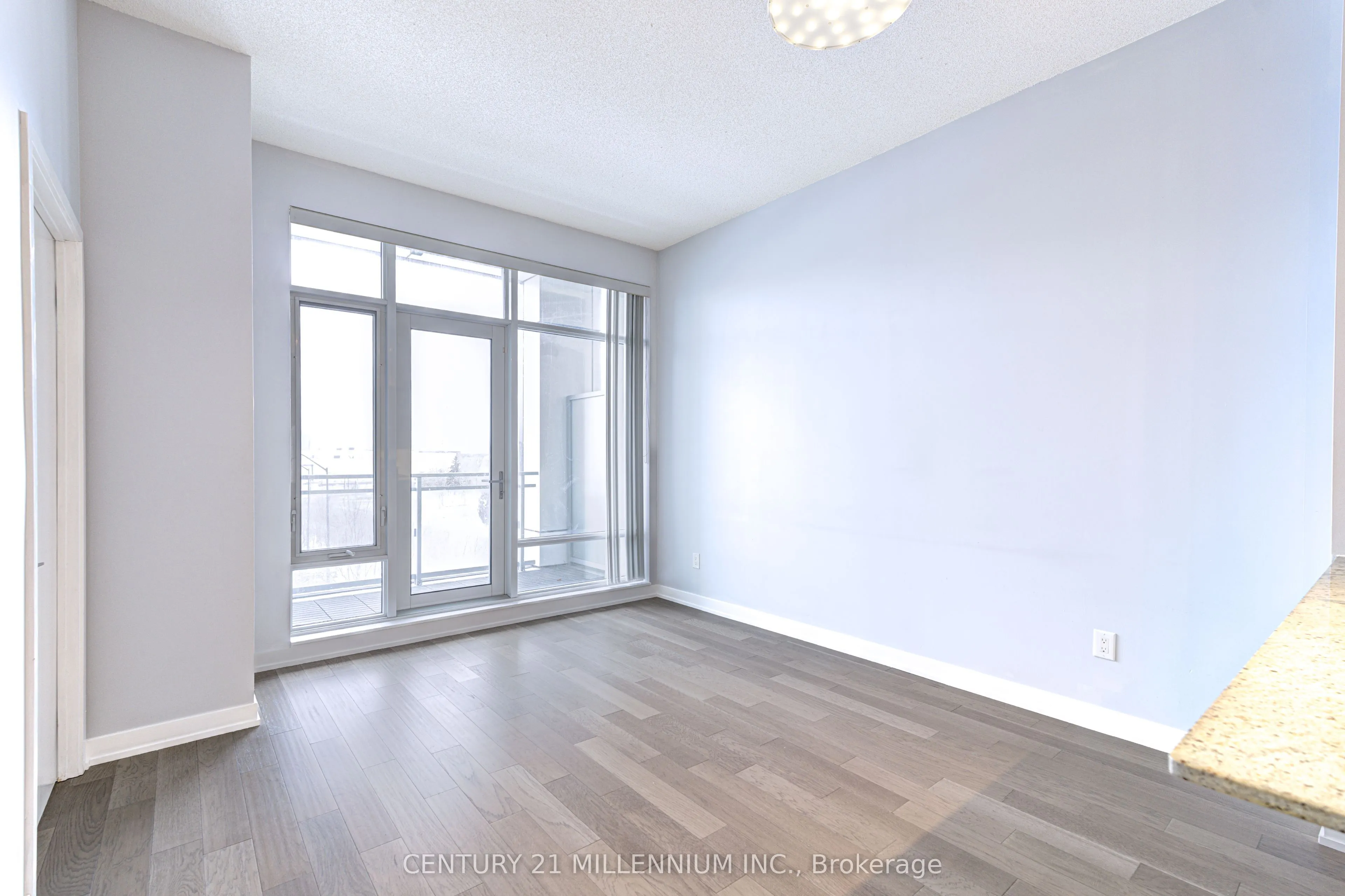 365 Prince Of Wales Drive, #411