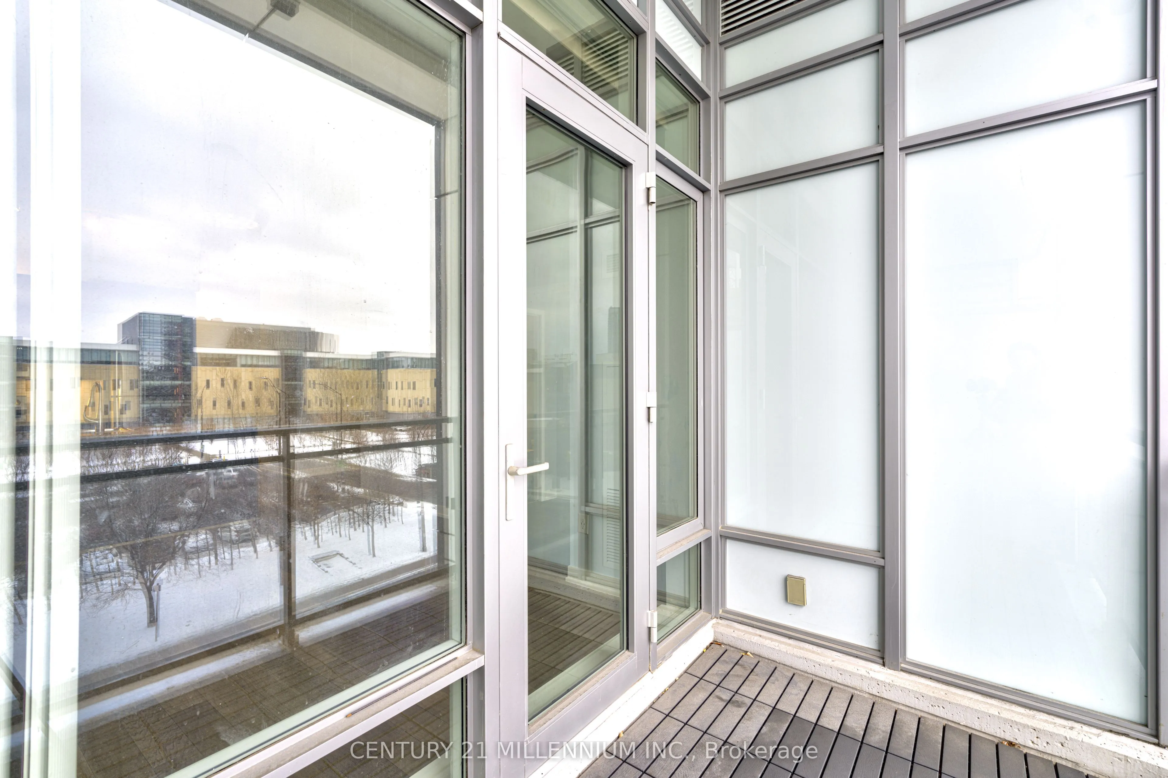 365 Prince Of Wales Drive, #411