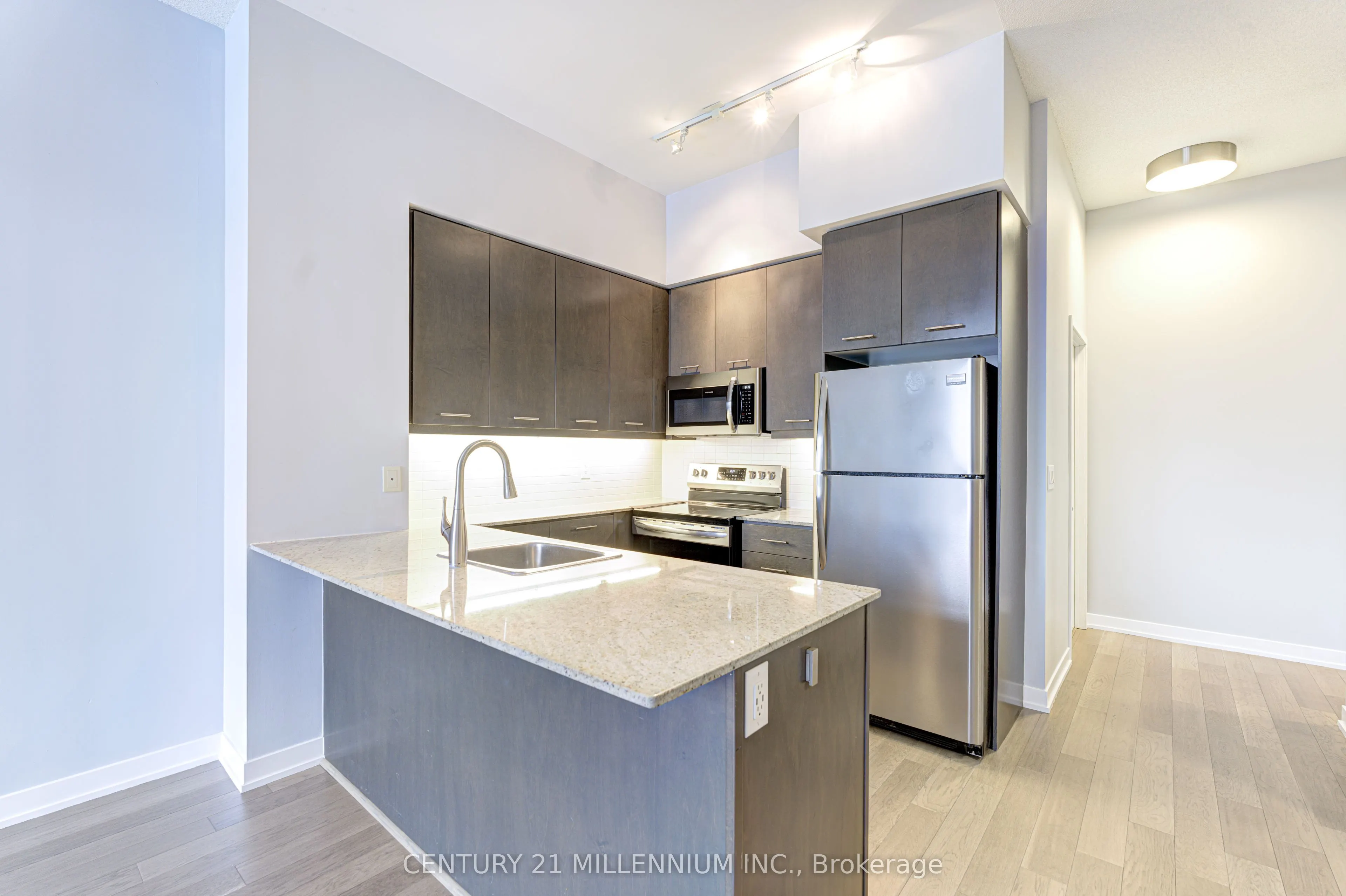 365 Prince Of Wales Drive, #411