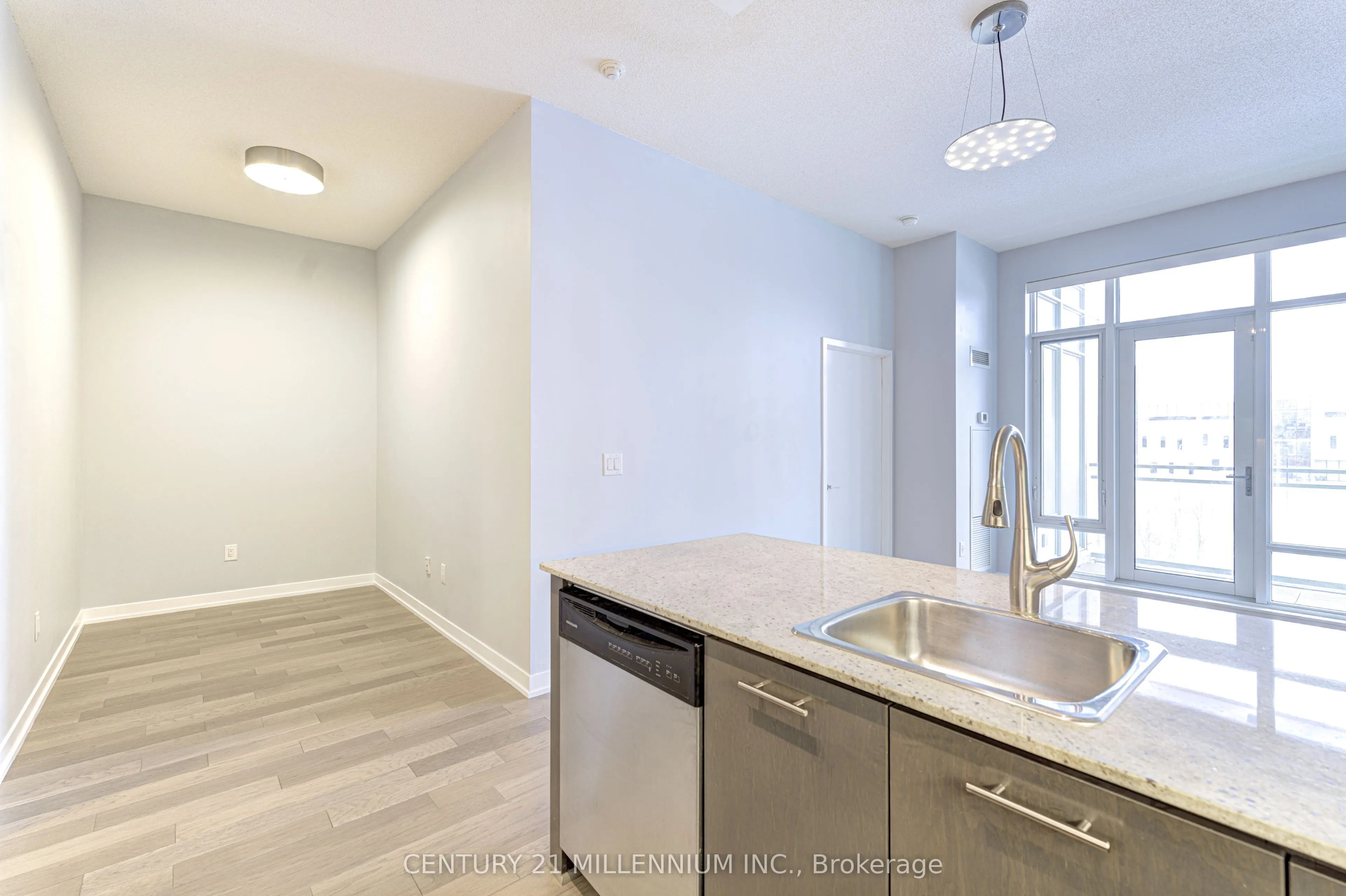 365 Prince Of Wales Drive, #411
