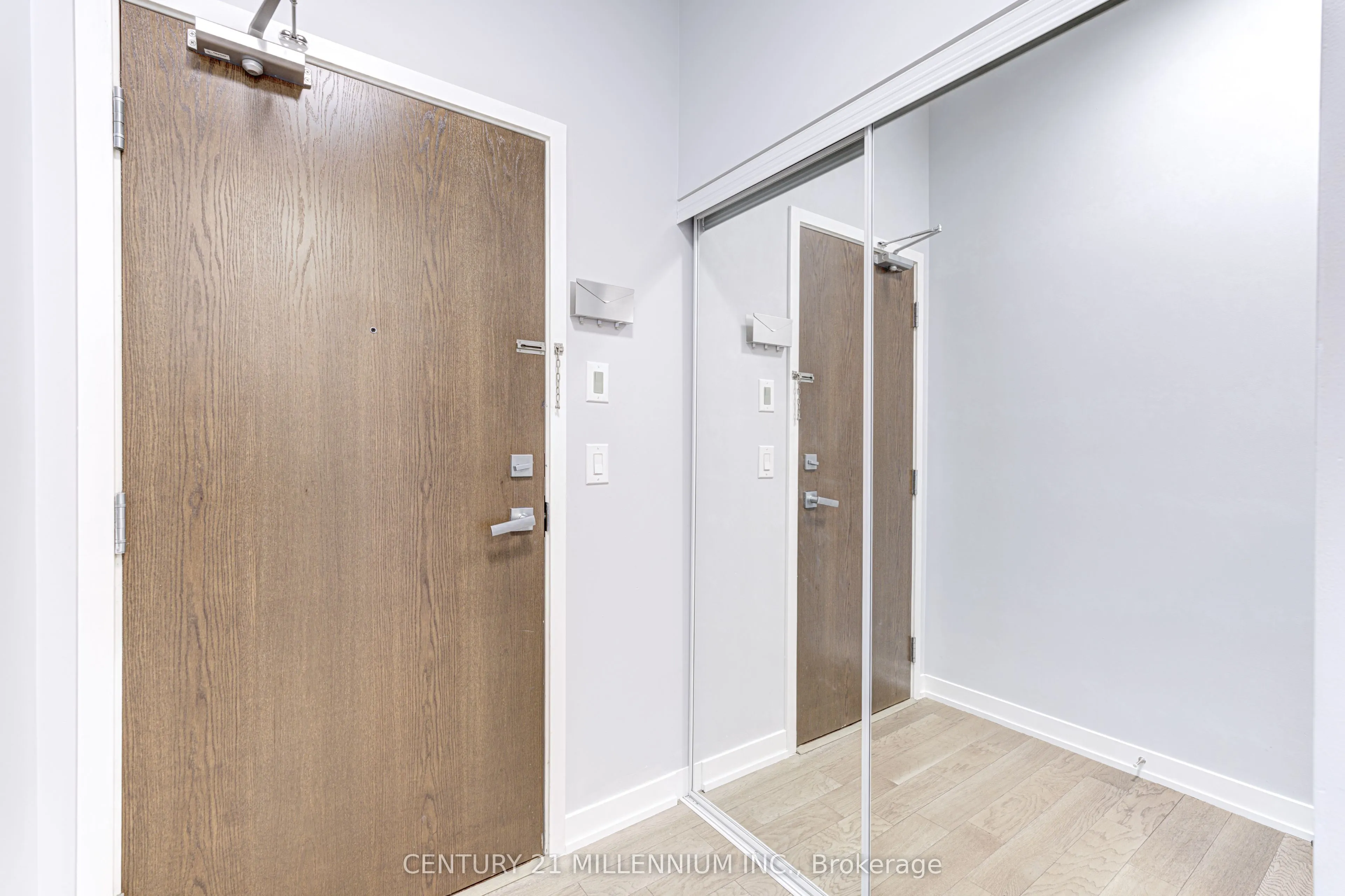365 Prince Of Wales Drive, #411