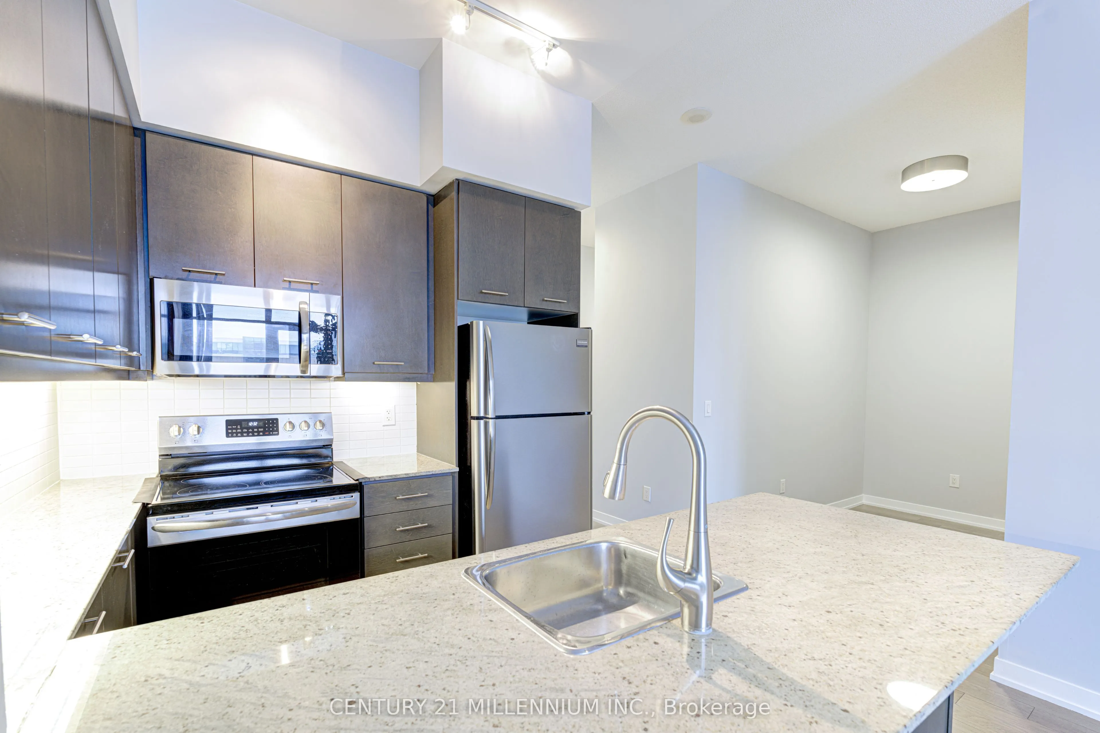 365 Prince Of Wales Drive, #411