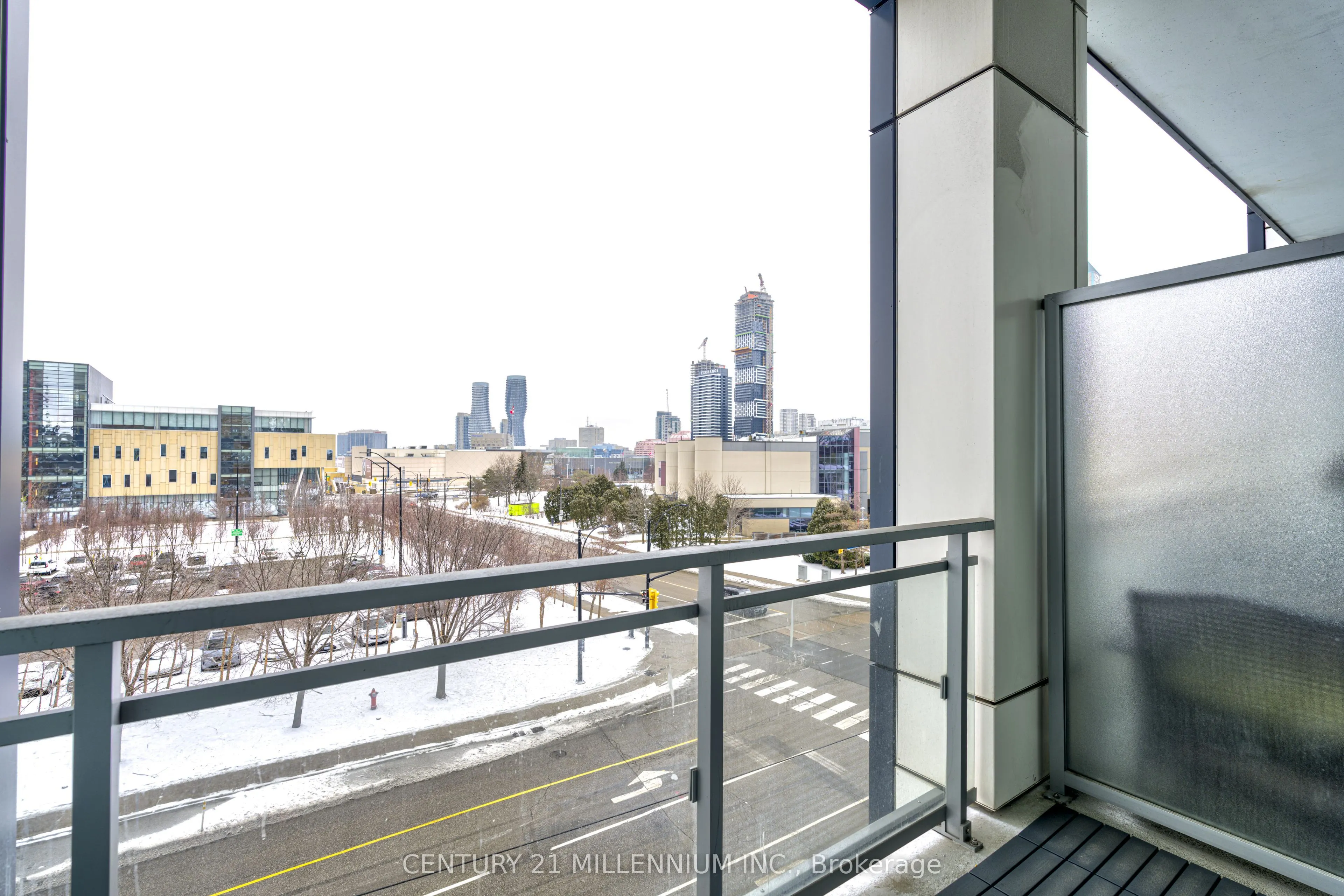365 Prince Of Wales Drive, #411