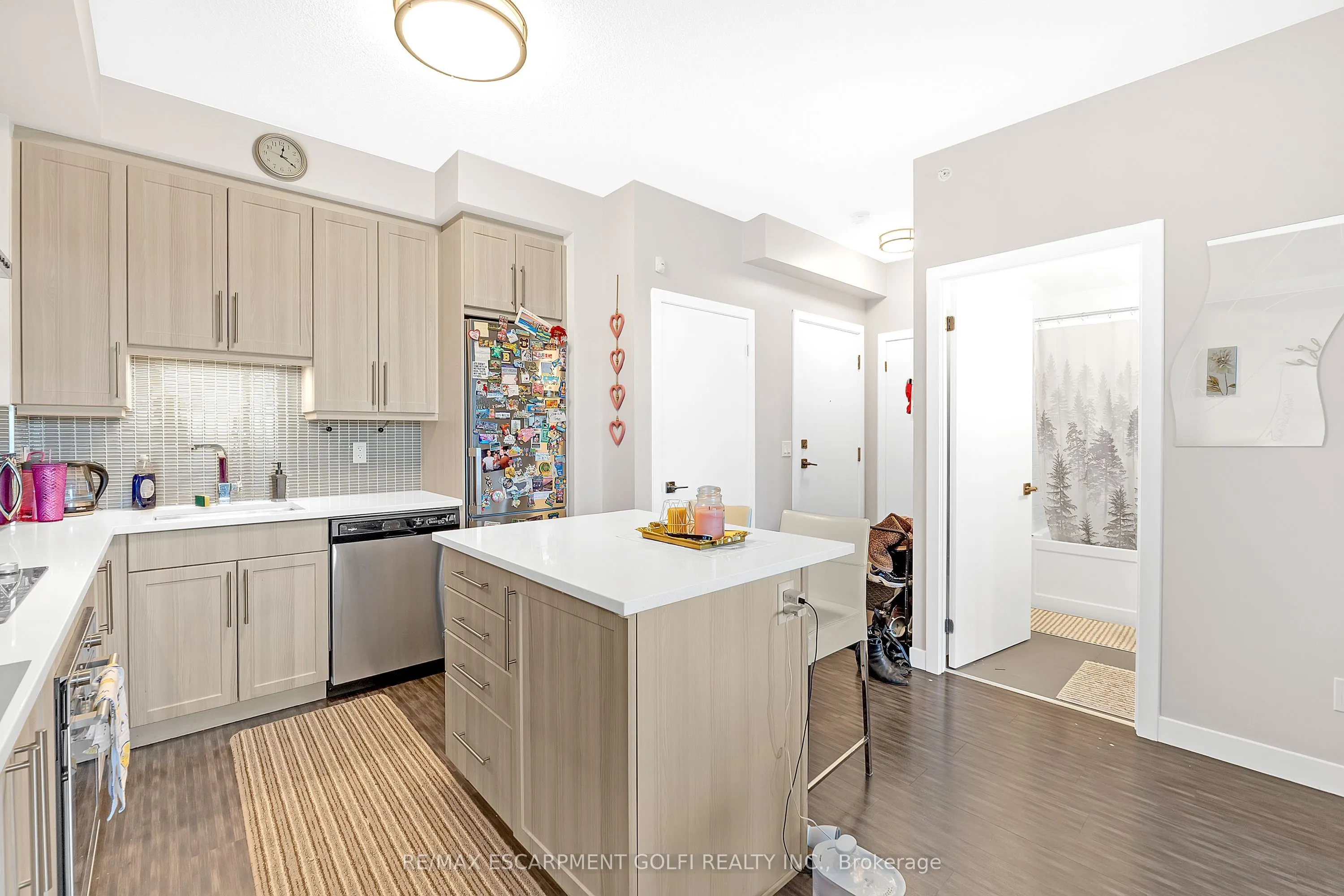 2093 Fairview Street, #408