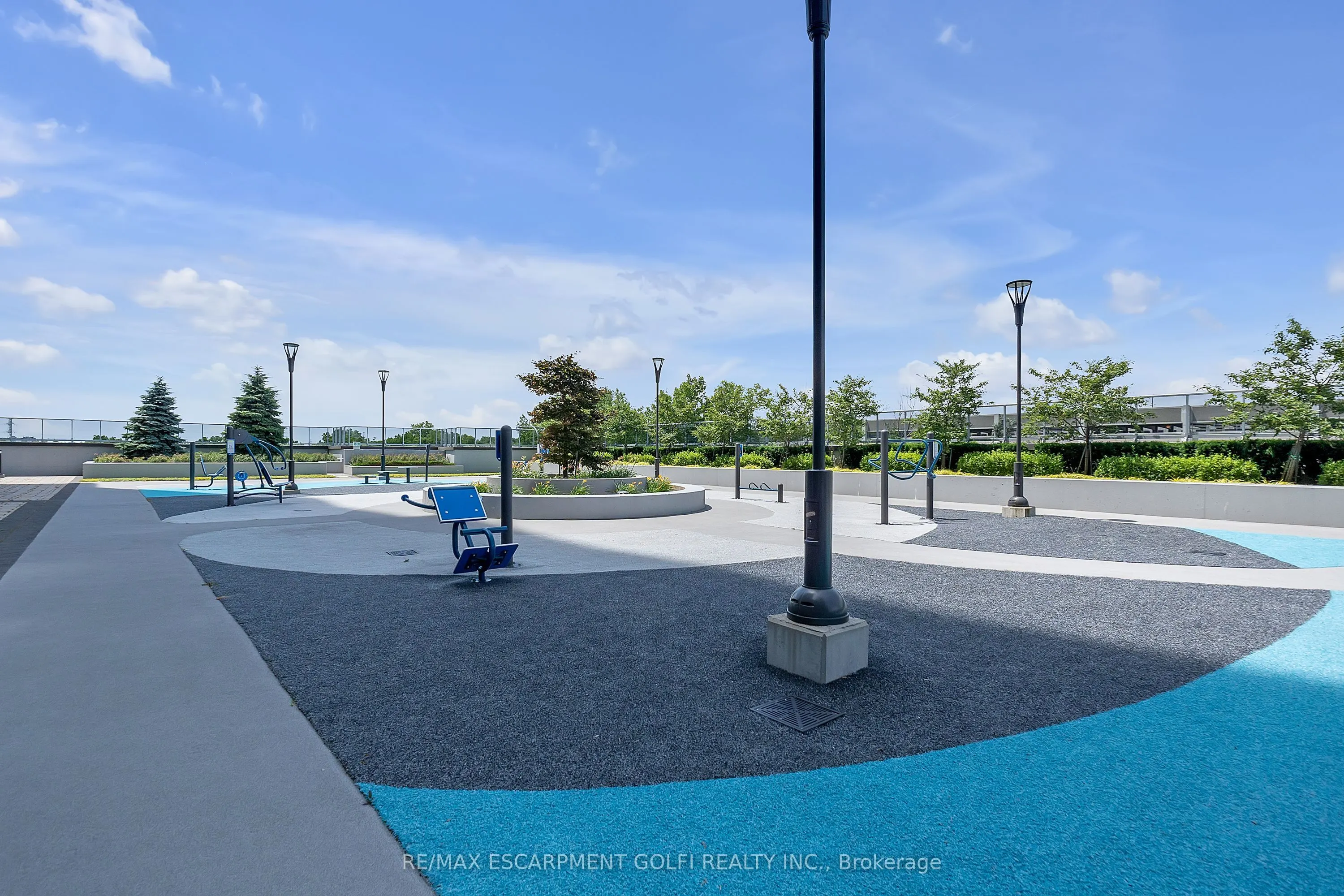 2093 Fairview Street, #408
