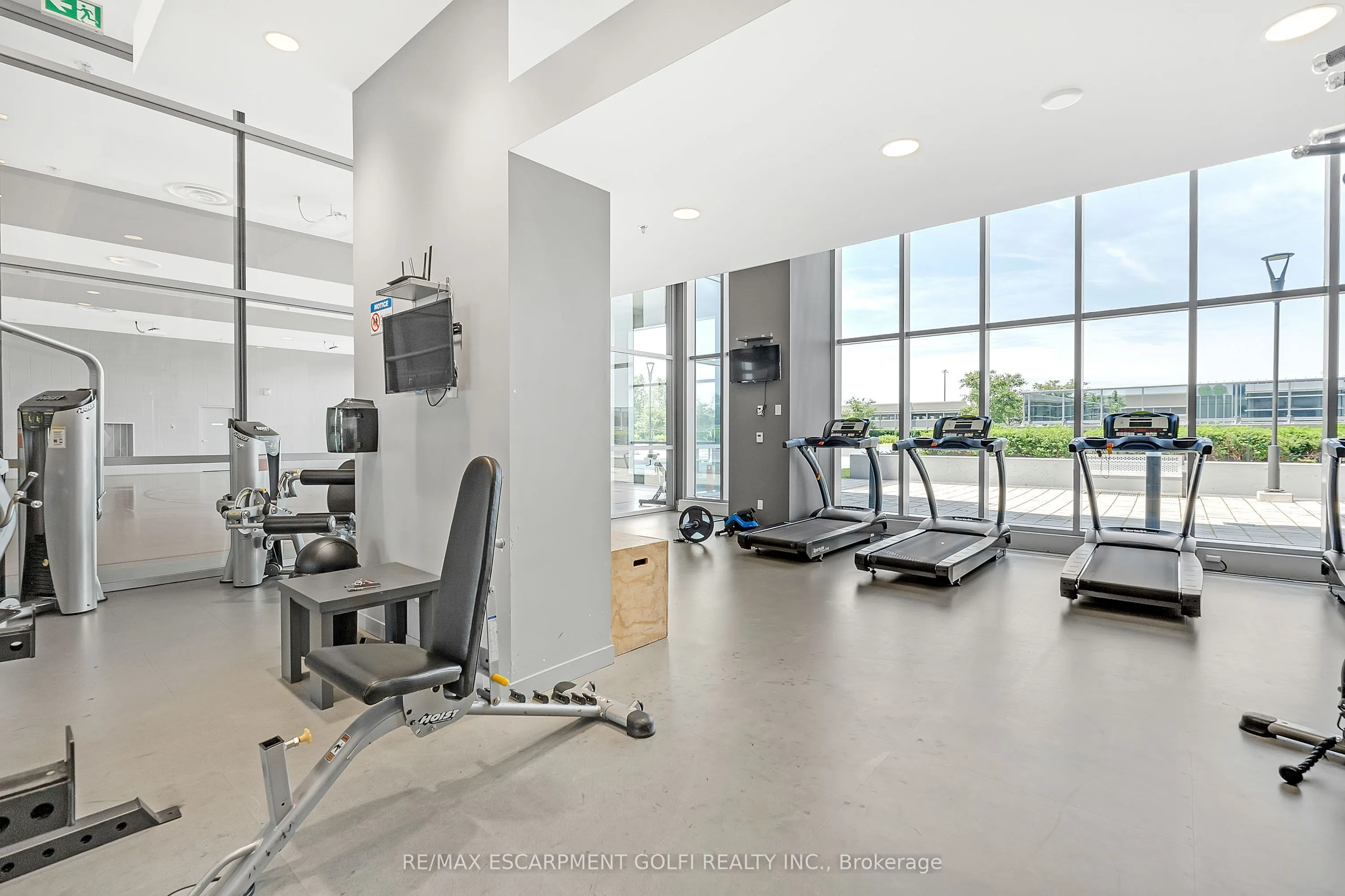 2093 Fairview Street, #408