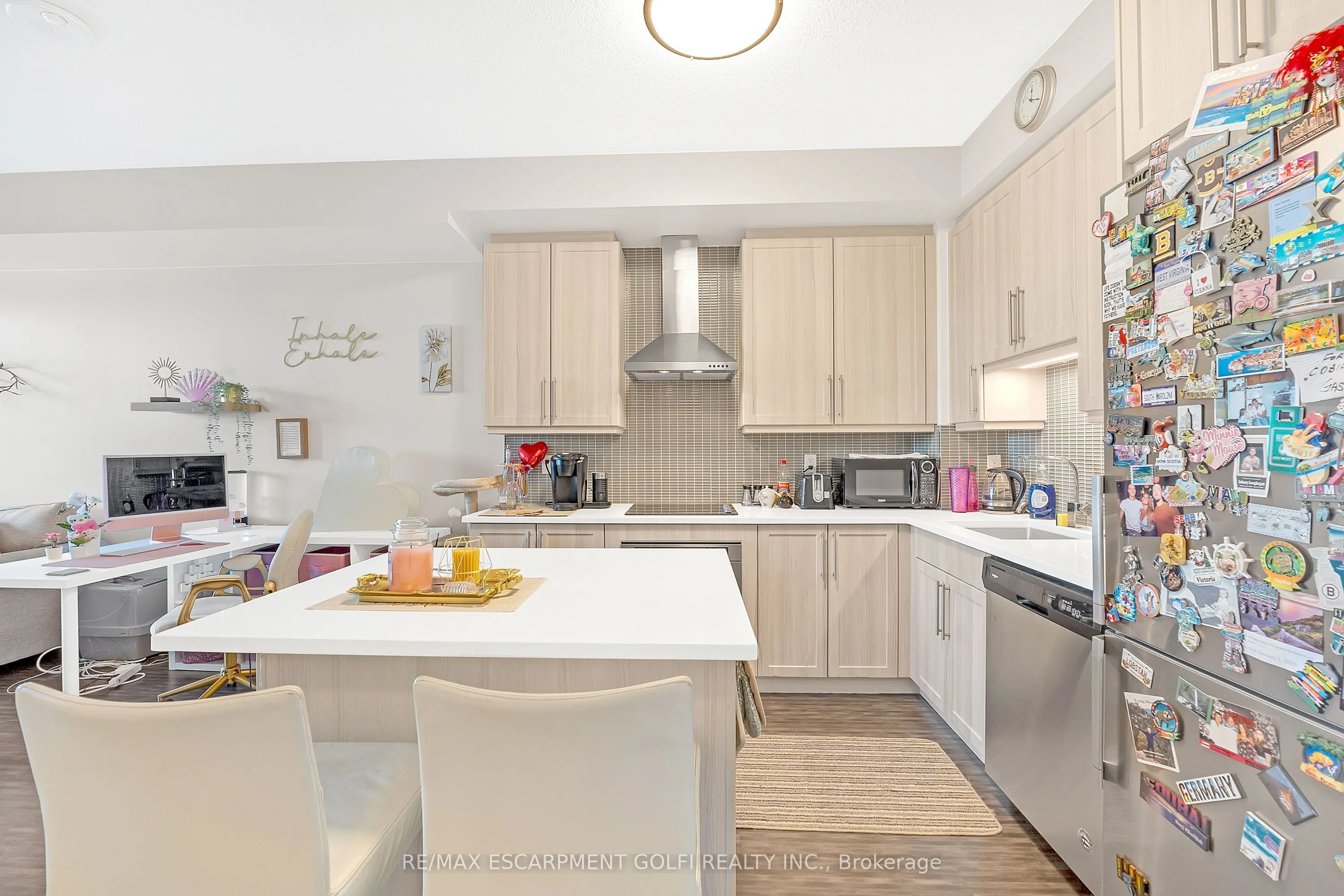 2093 Fairview Street, #408