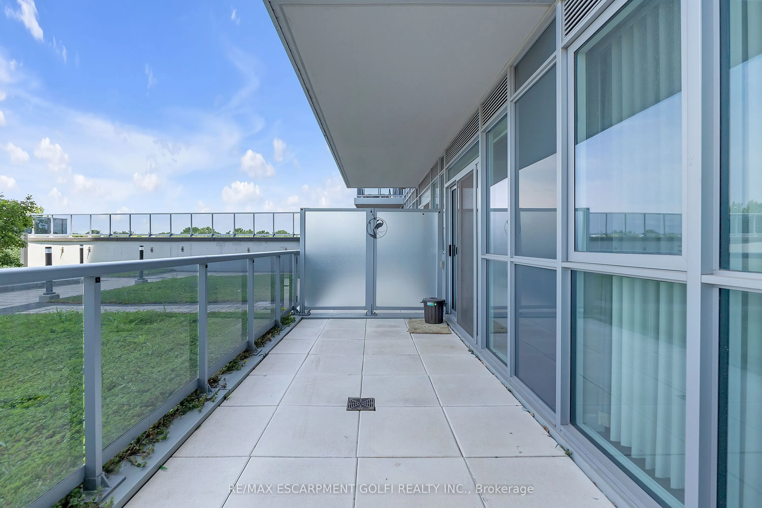 2093 Fairview Street, #408
